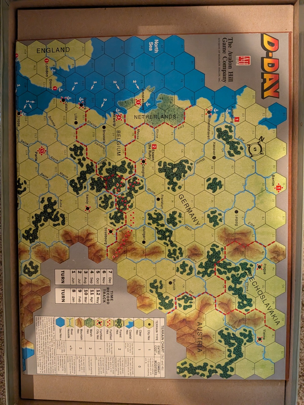 1991 D-Day Board Game By Avalon Hill Smithsonian Institution Age 12 and Up