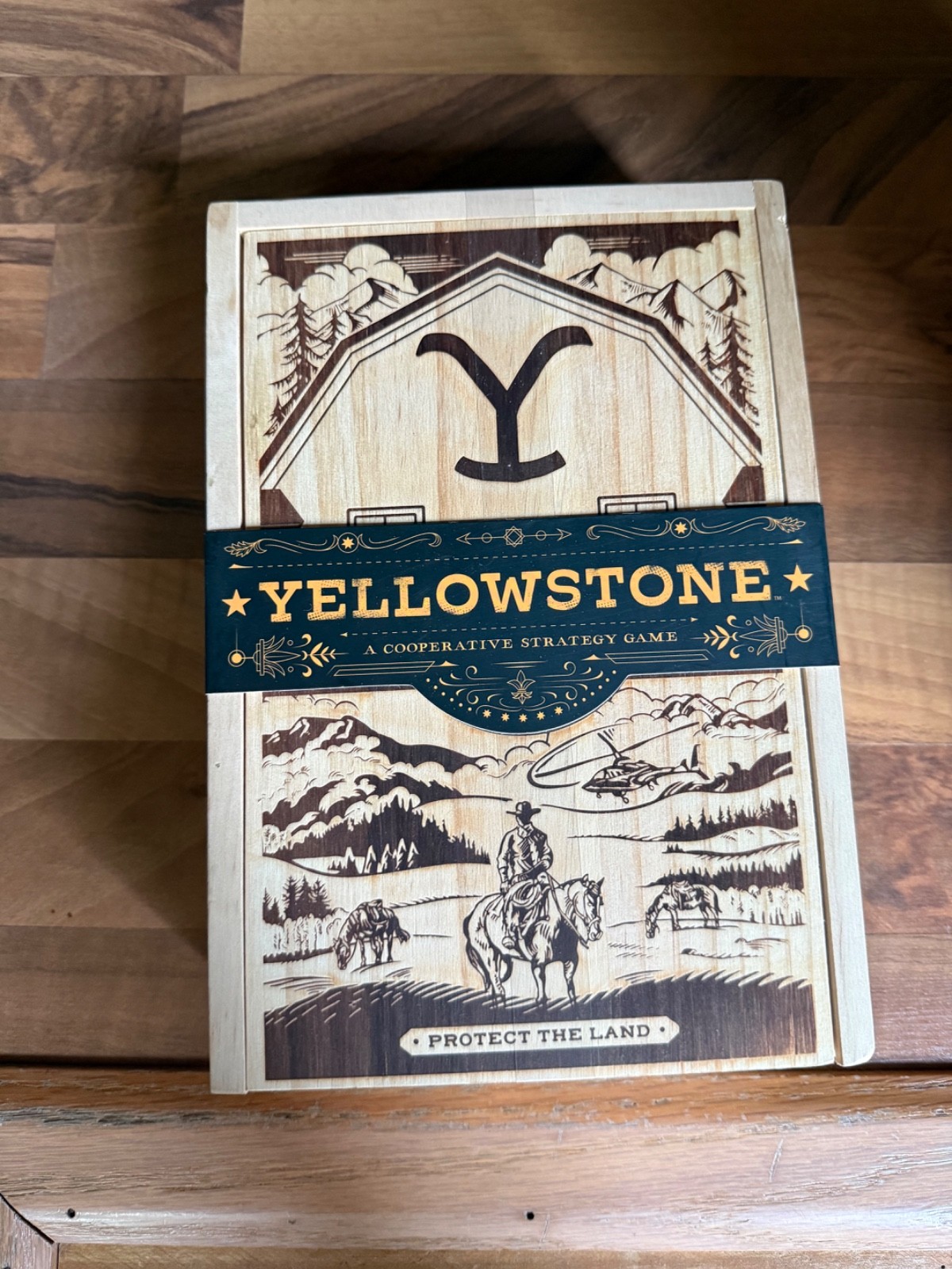 Buffalo Games -YELLOWSTONE Strategy Co-op Board Game Wooden Collectors Box NEW