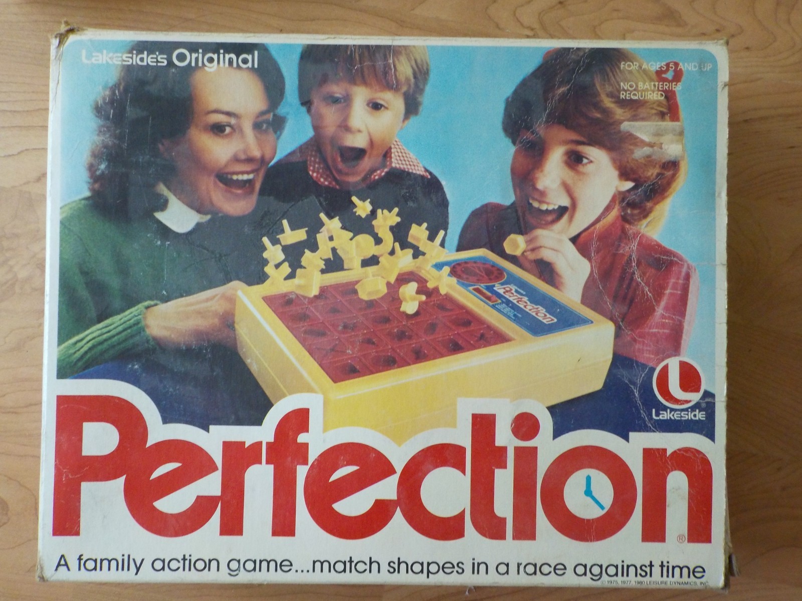 LAKESIDES PERFECTION GAME FOR ANY NUMBER OF PLAYERS MATCH SHAPES BEFORE IT POPS