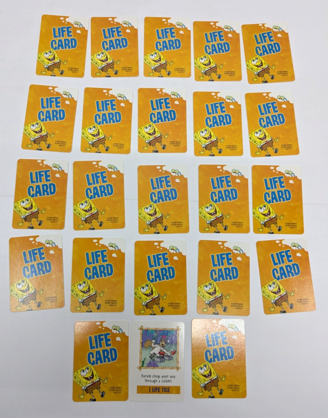 2005 The Game of Life SpongeBob SquarePants Edition Milton Bradley Nickelodeon