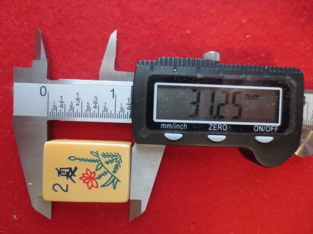 5 bakelite Mah Jongg Flower Tiles – Replacements/ Crafts/Jokers