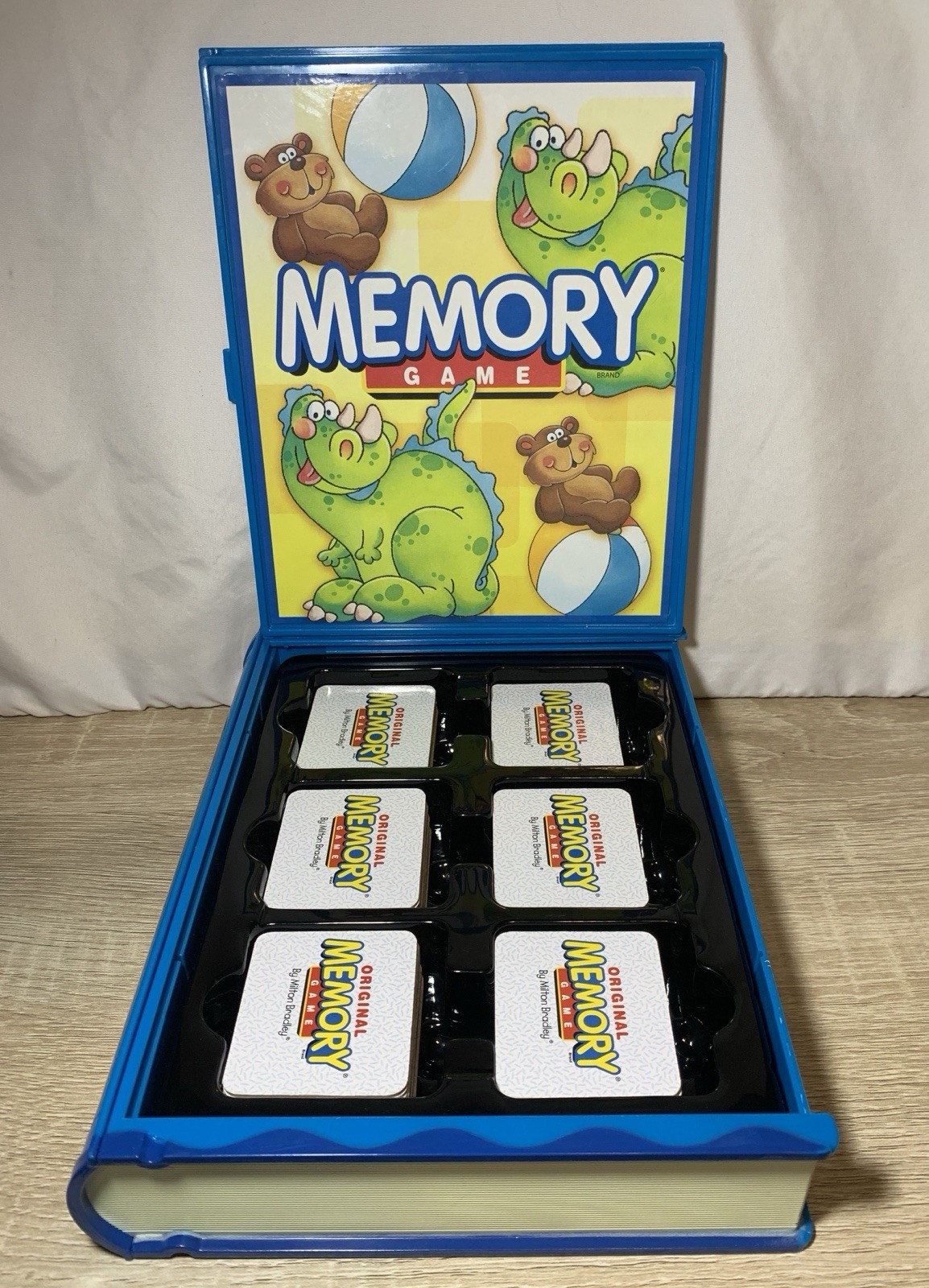 Vintage 2005 Milton Bradley Original Memory Game Bookshelf Case 68/72 Cards READ
