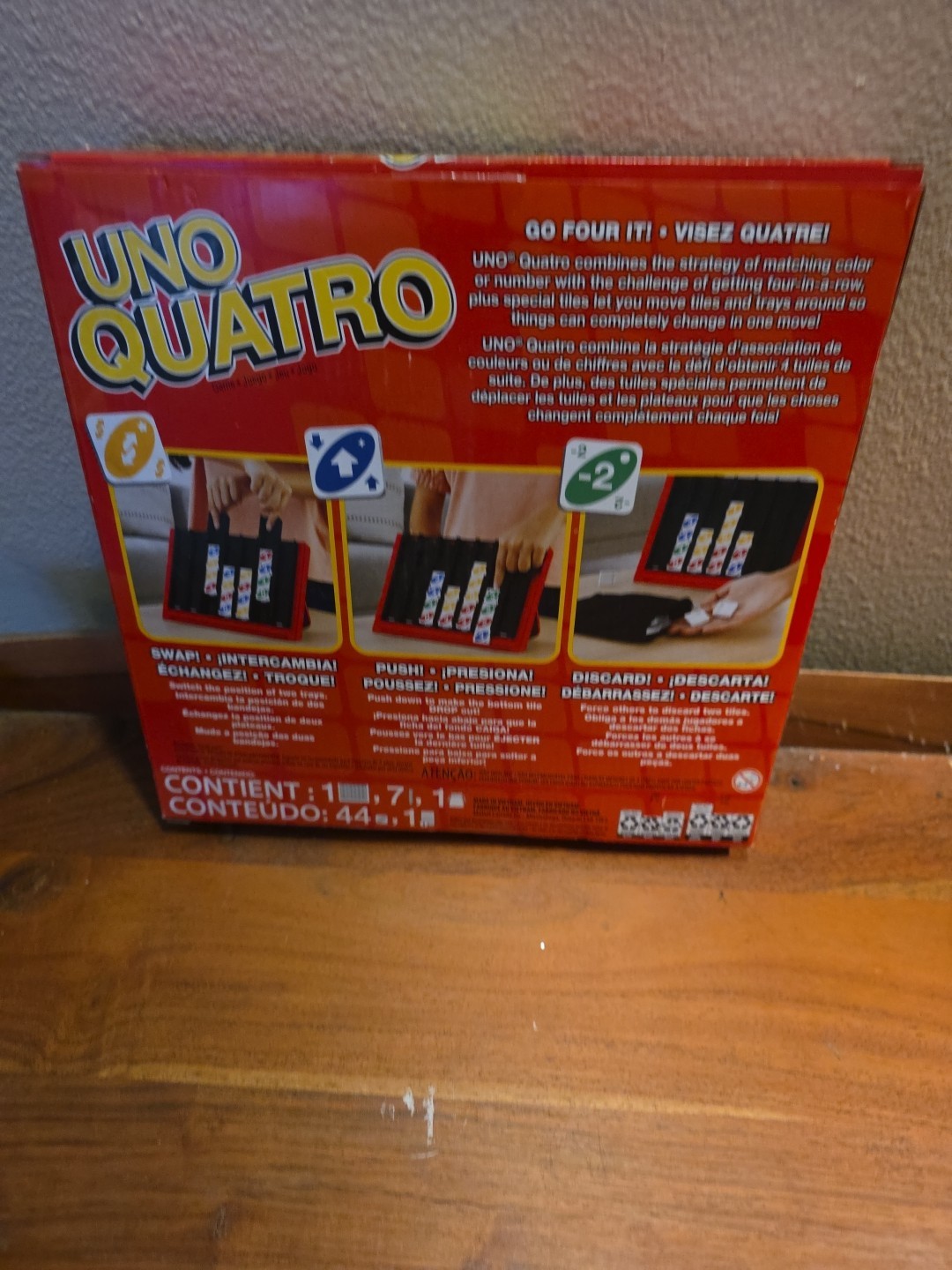 Mattel Games UNO Quatro Game with Colored Tiles & Plastic Grid for Family