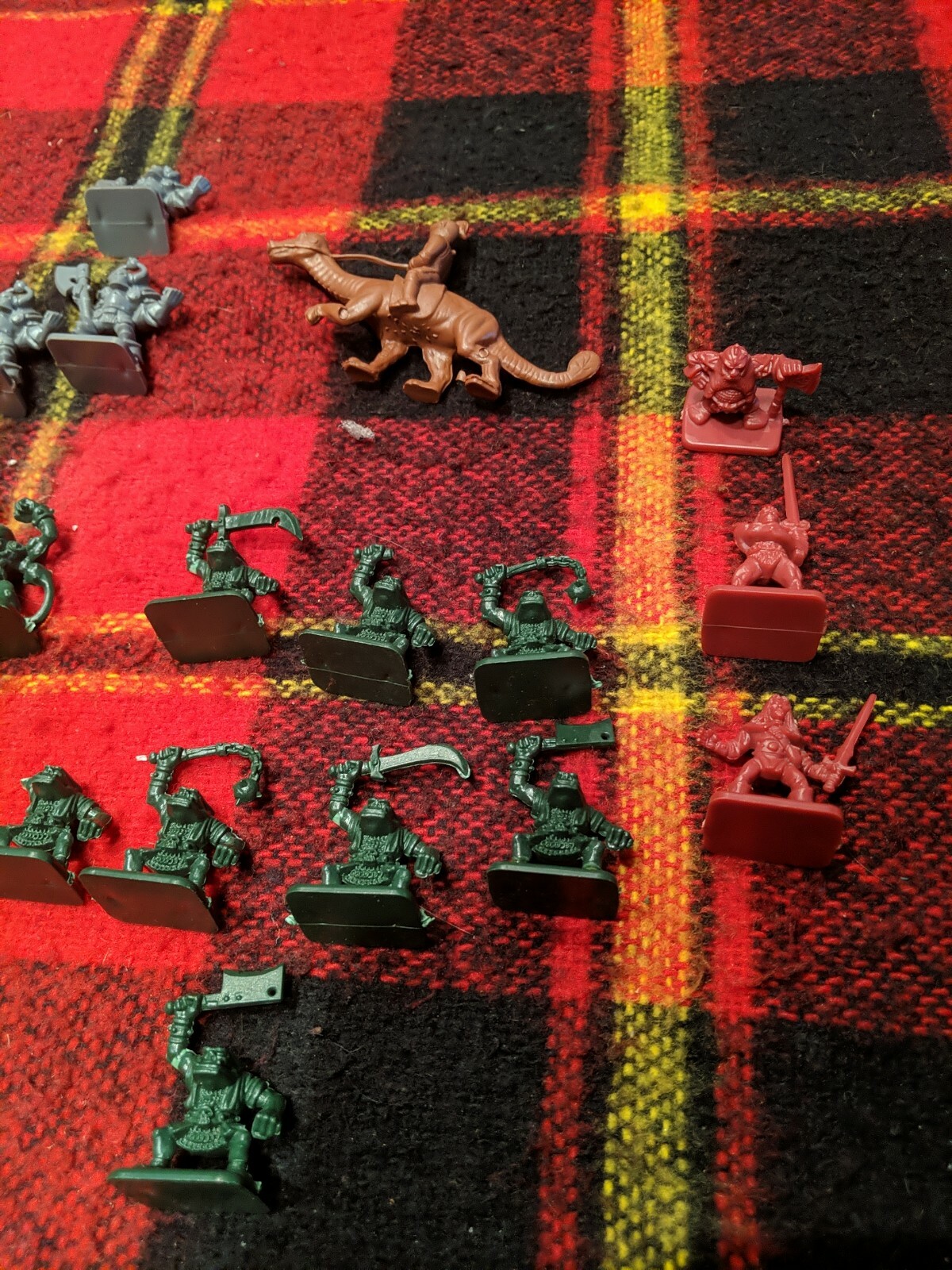 HEROQUEST Replacement Cards, Furniture, Figures (See pic 2 for more) incomplete