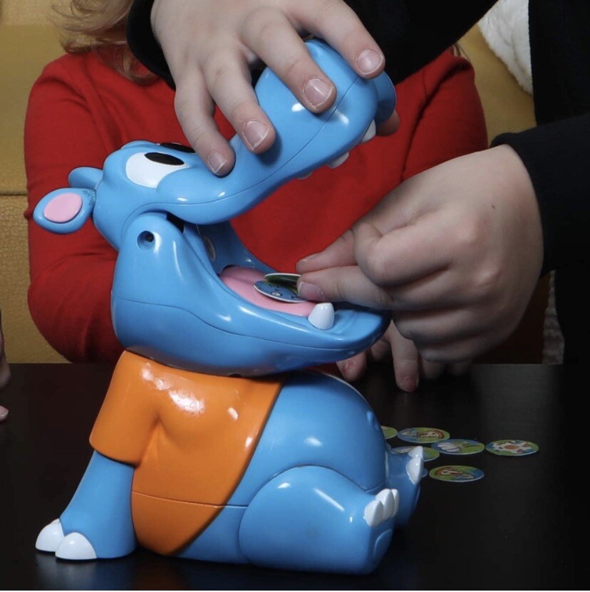 Goliath Games – Burping Bobby