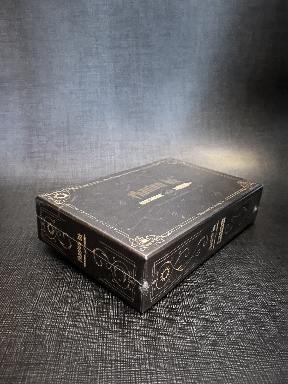 Phantom Ink – A Team-Based Deduction Race Game For 4-8 Players