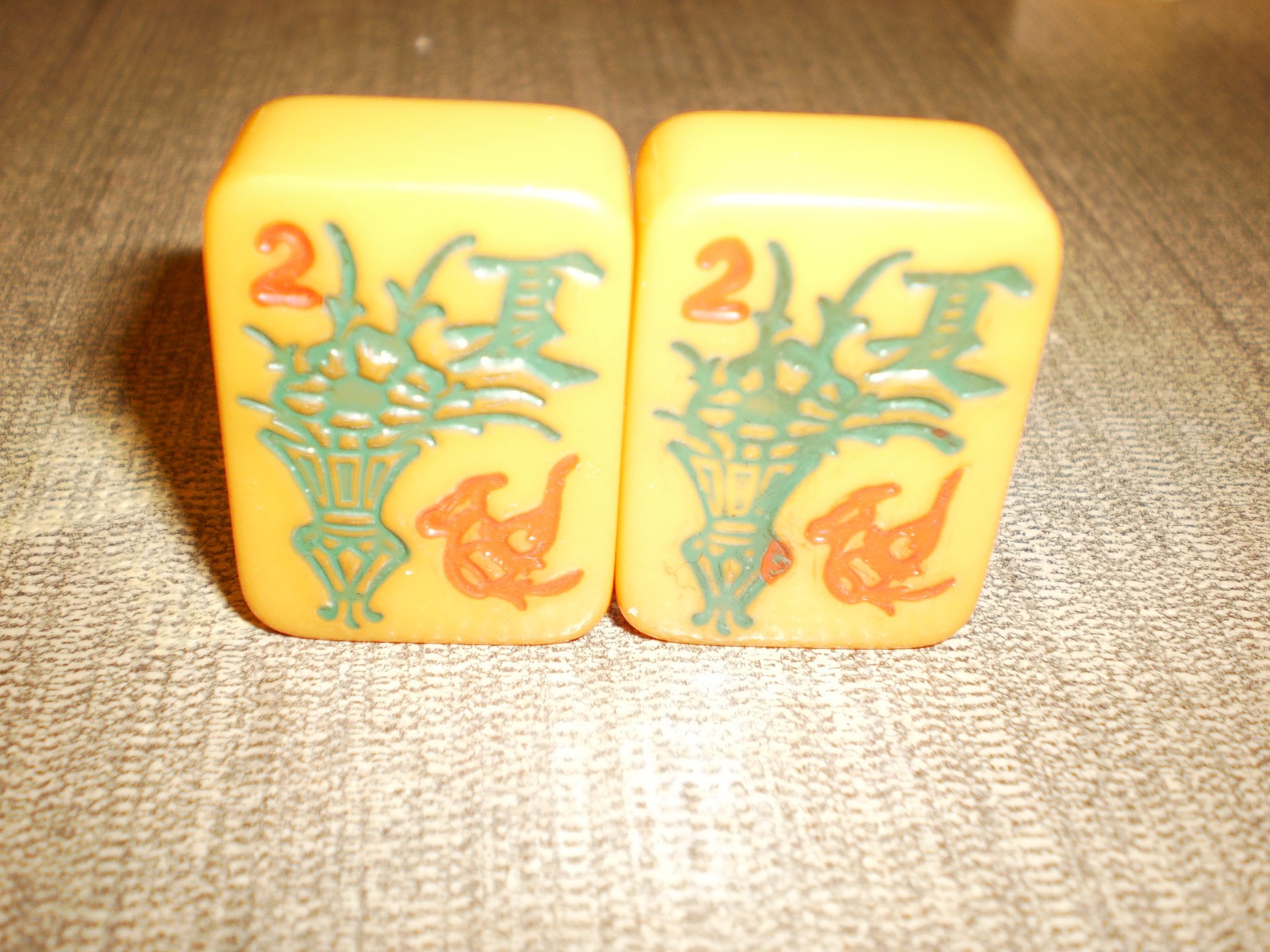2 VTGE ROTTGAMES MAH JONG MAJONG TILES CATALIN BAKELITE FOR CRAFTS JEWELRY