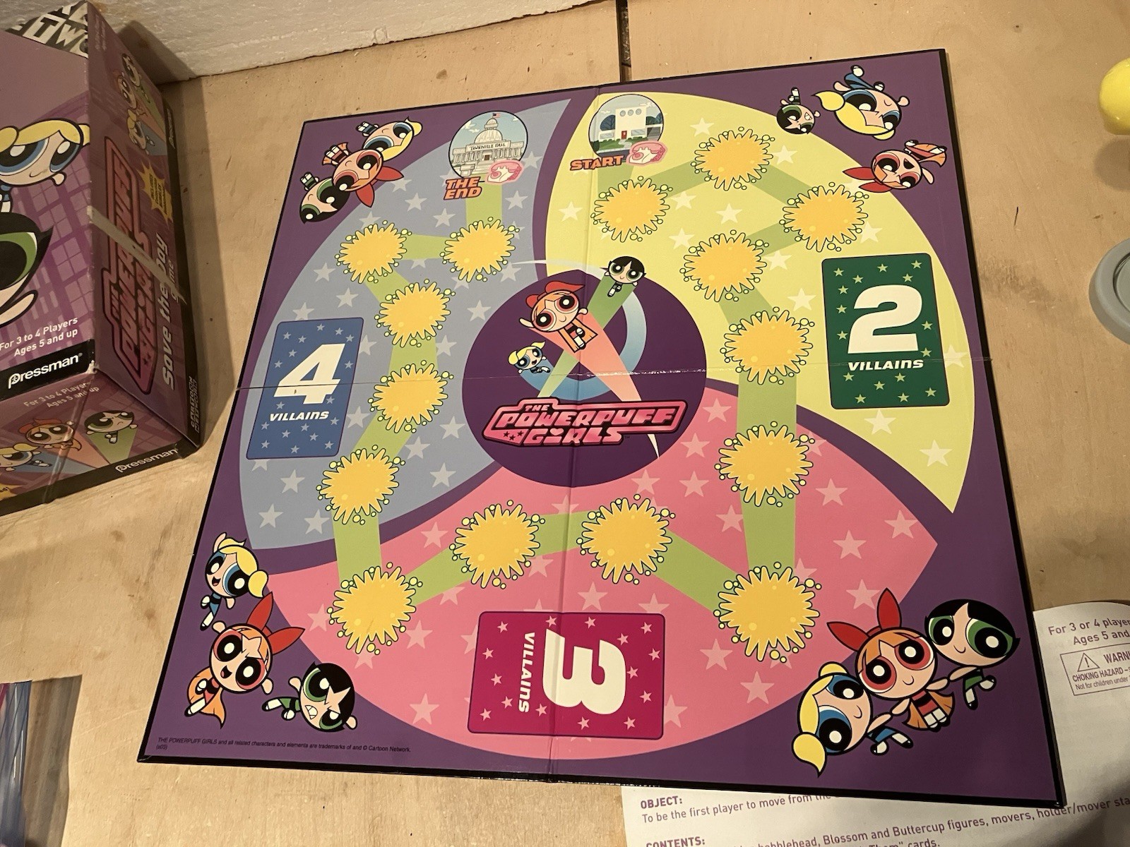 Pressman Cartoon Network Powerpuff Girls SAVE THE DAY GAME BOARD GAME / USED