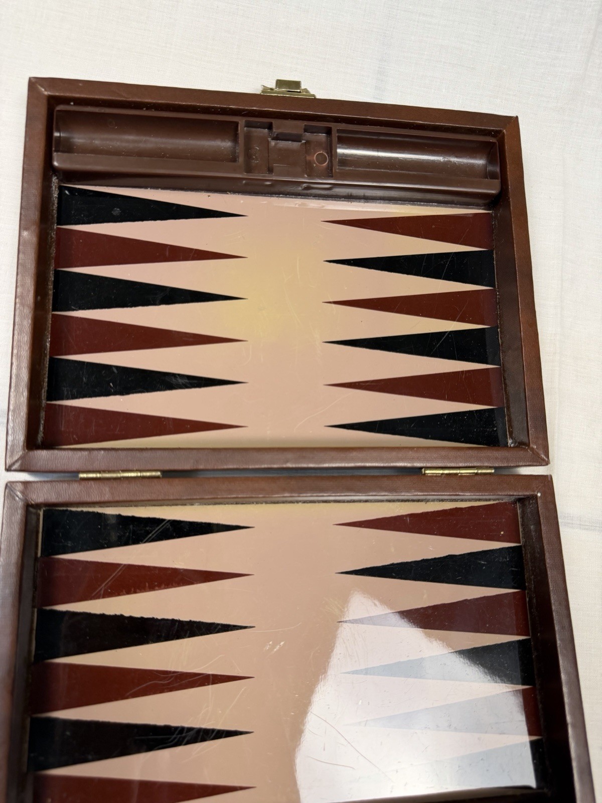 Backgammon Strategy Board Game Folding Brown Case w/ Latch, Complete 2-Player