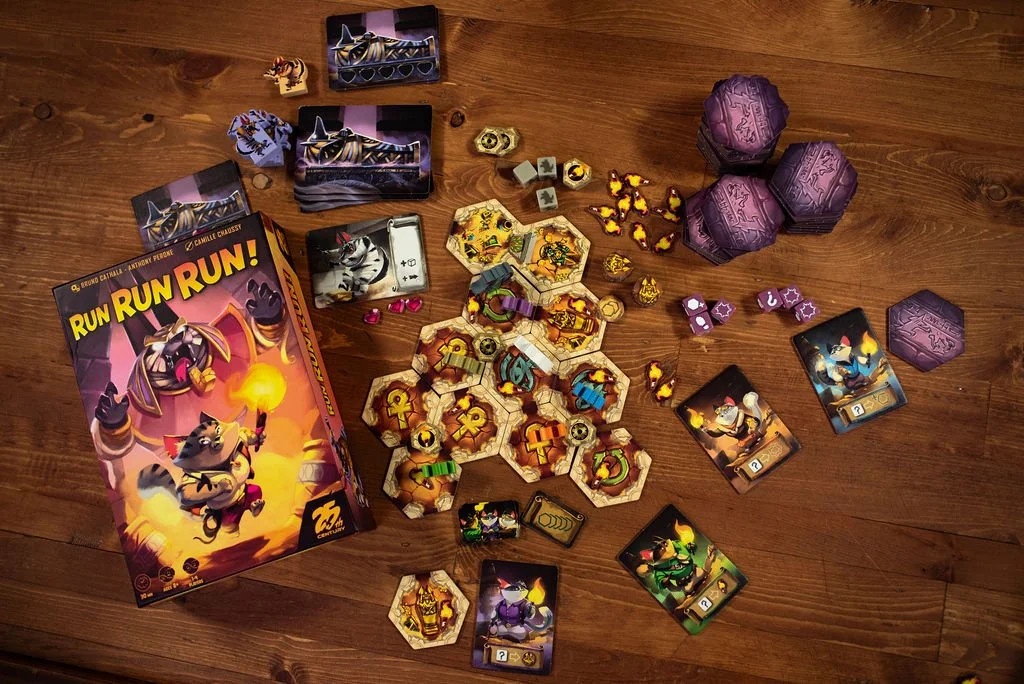 Run Run Run, Cooperative Board Game with Cat Adventurers in a Pyramid, 1 to 4