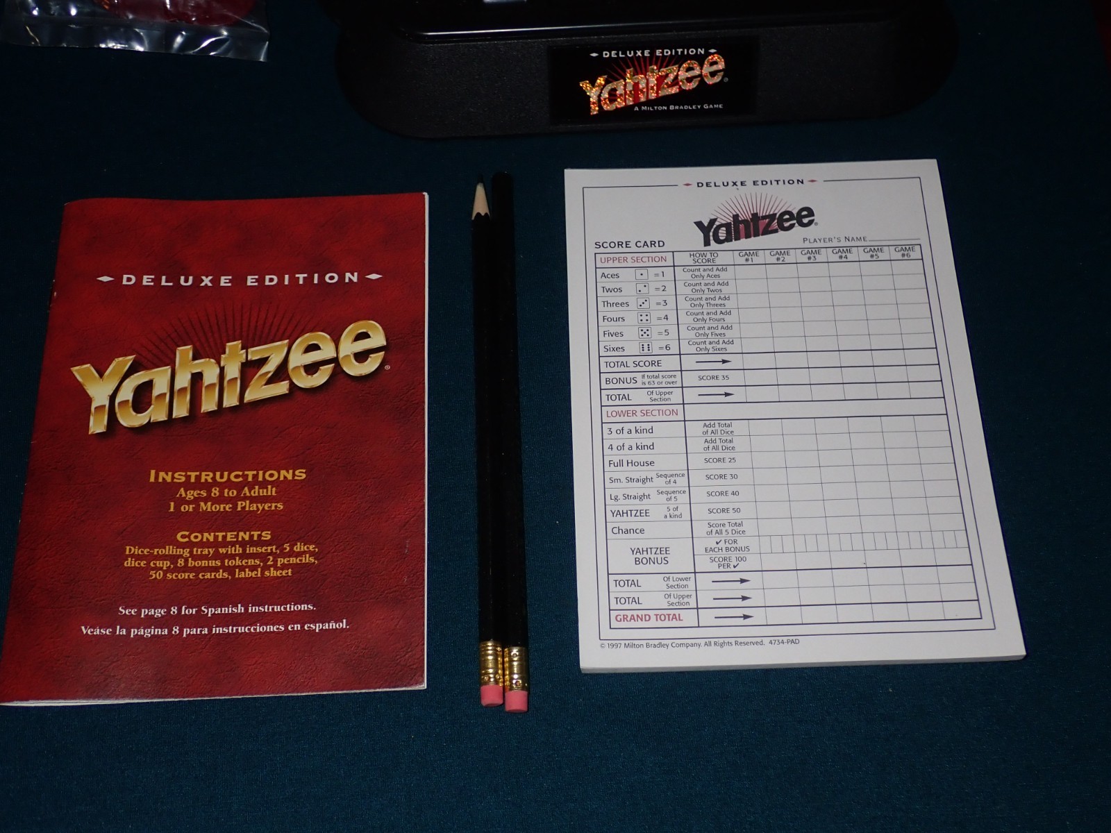 Yahtzee Deluxe Edition 1997 Gold Dice