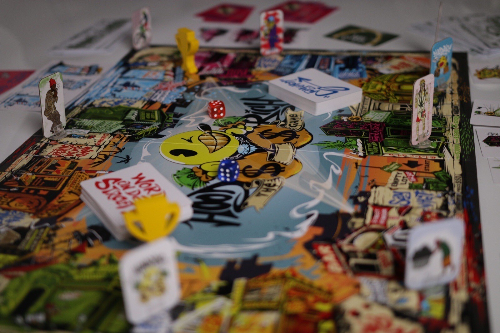 board game (HoodRichTheGame) 2-8 Players, Dice, Cards And Characters.