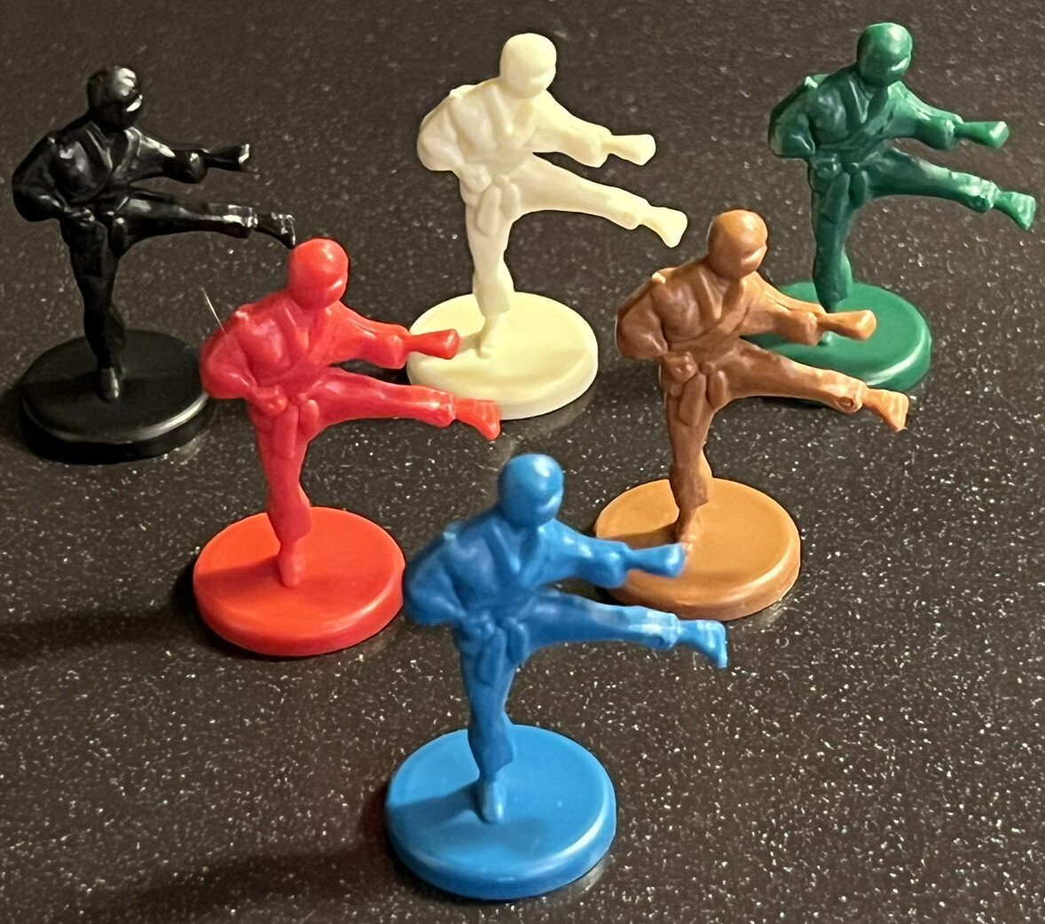 Vintage 1985 BRUCE LEE/ GREEN HORNET- 6 Set COLORED GAME PAWN PIECES UNIQUE RARE