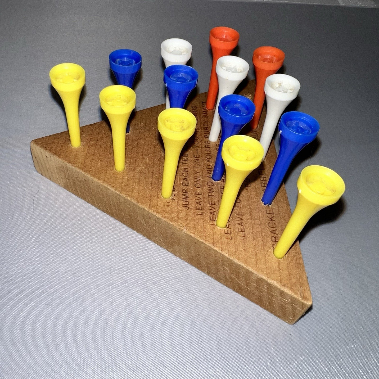 Cracker Barrel Peg Game Triangular Wooden Puzzle Brain Teaser Table Golf Tees
