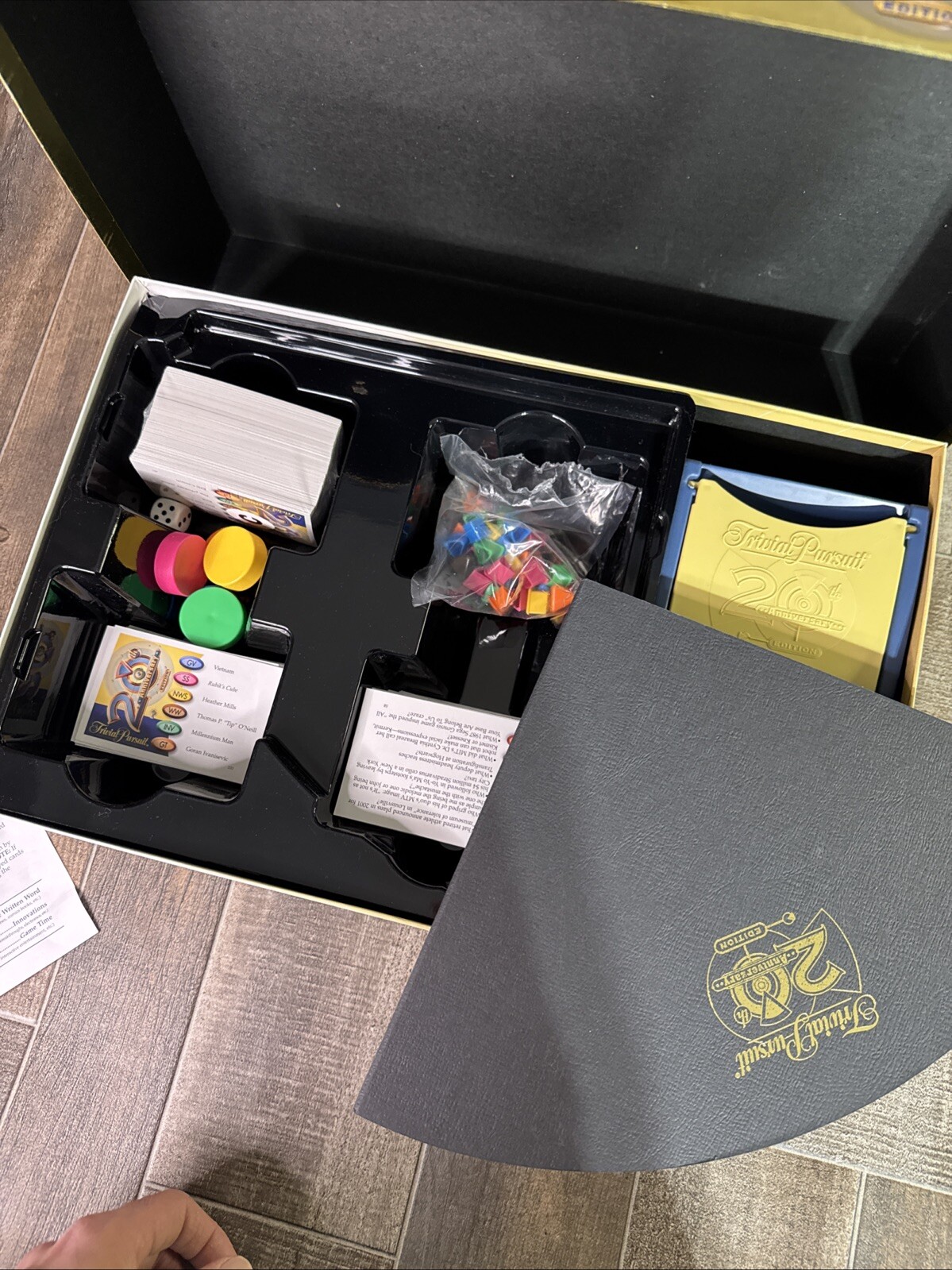Trivial Pursuit 20th Anniversary Edition 2002 Hasbro Board Game – Complete