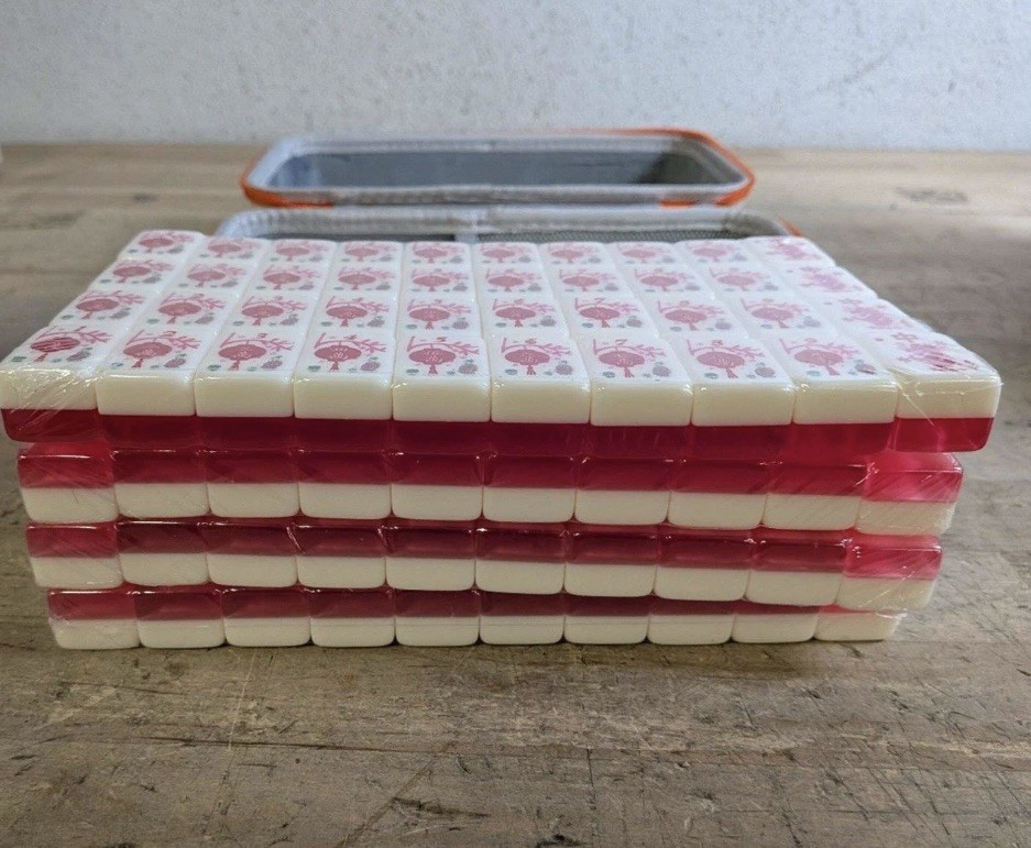 Maison Lude Mahjong Tiles – Blooming Edition, 160 Tiles With Carrying Case