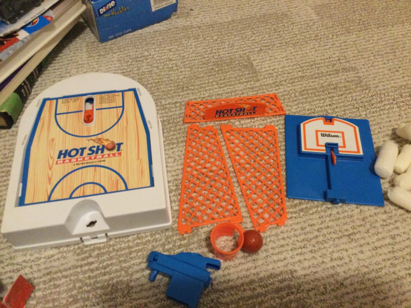 Vtg 1992 Milton-Bradley Motorized Hot Shot Basketball Travel Game