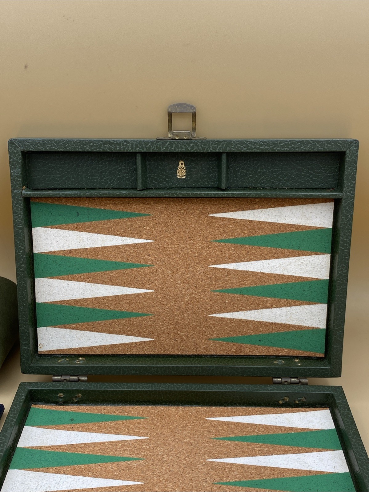 Vtg MARK CROSS Travel Size Backgammon Set England Bakelite Green & Yellow Chips