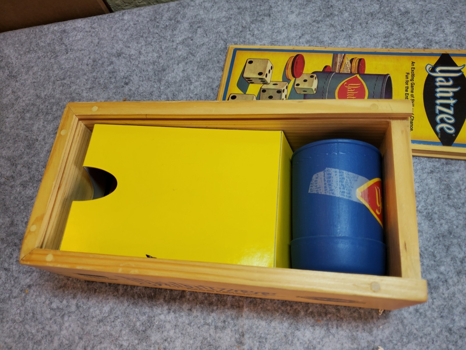 Yahtzee 2004 Nostalgia Games Series Parker Brothers Box, Pre-owned, Complete