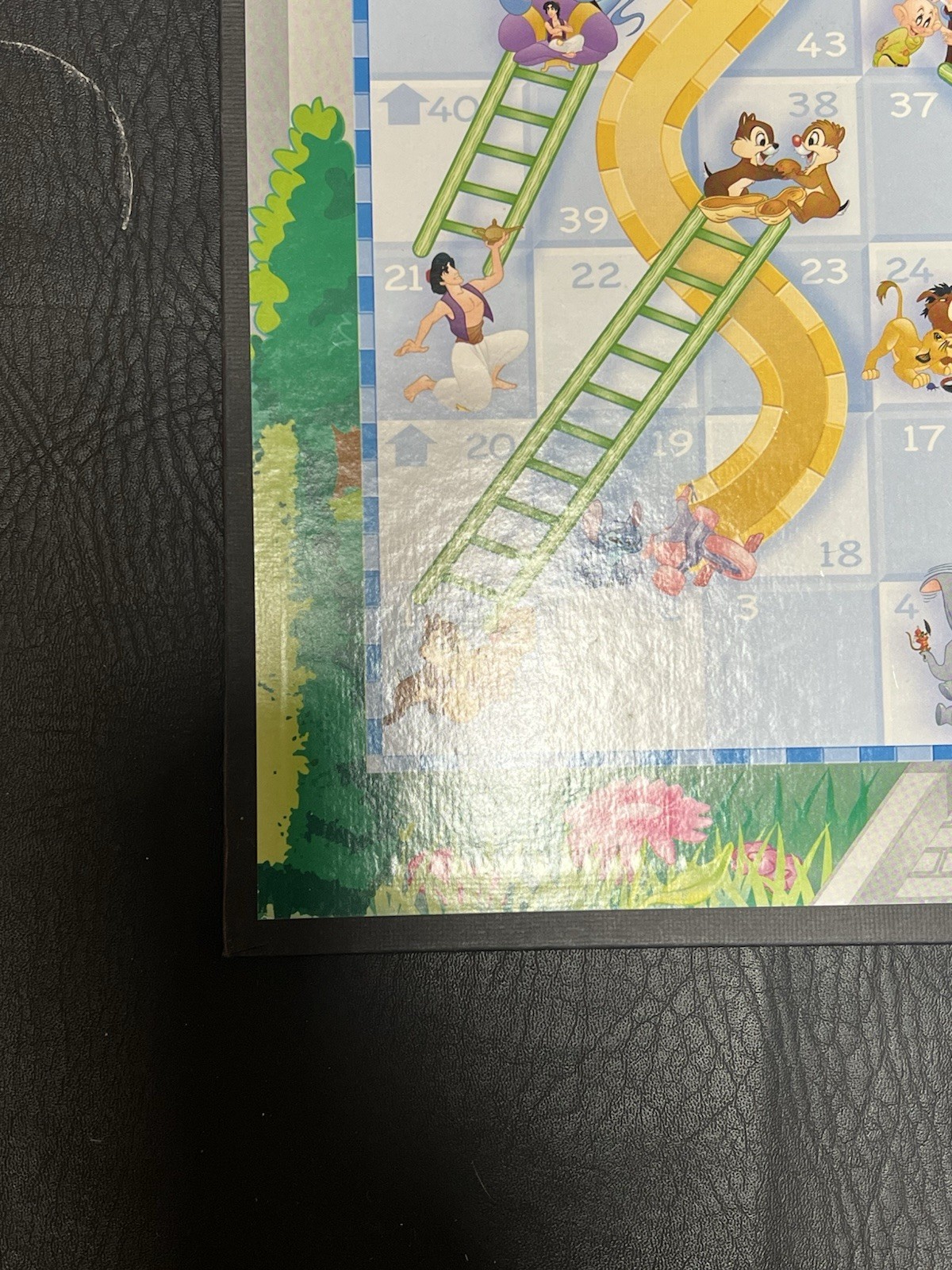 *RARE* Chutes and Ladders Disney Theme Park Edition (2005) ALL OFFERS CONSIDERED