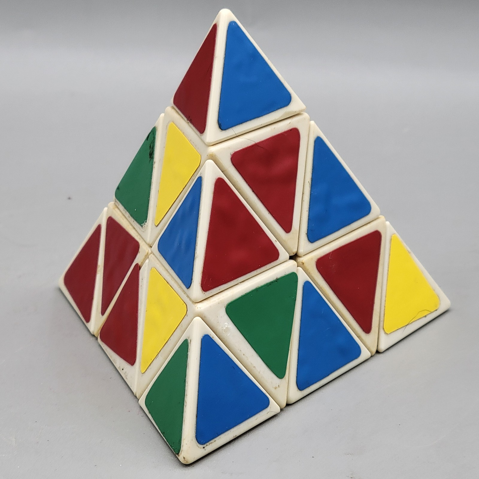 Vintage Pyraminx by Tomy Twist Puzzle Brain Teaser Cube Game 1980s White Base
