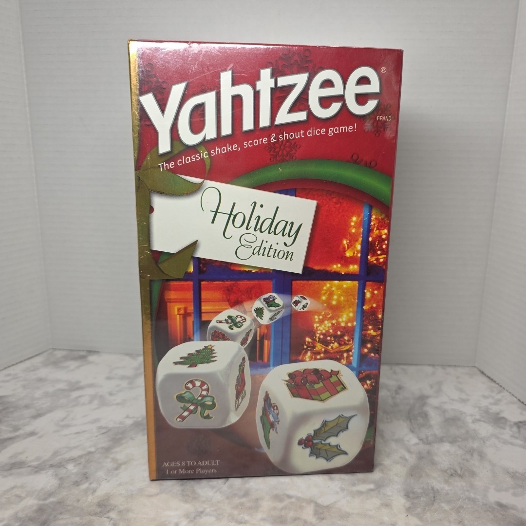 Yahtzee Holiday Edition Christmas Family Dice Game Hasbro USAopoly New Sealed