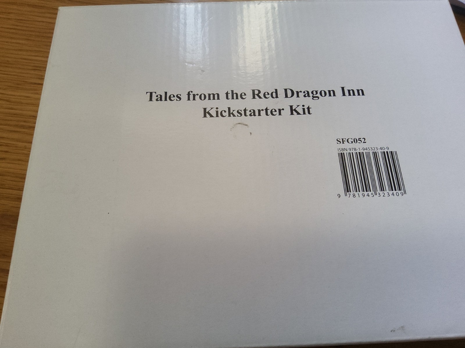 Tales from the Red Dragon Inn Kickstater kit. Bonus Senarios Minatures.