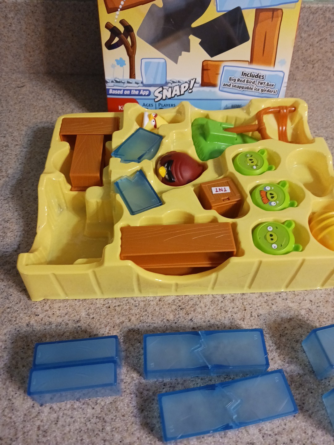 Mattel ANGRY BIRDS On Thin Ice Board Game 95% Complete MISSING 1 HAT AND INSTRUC