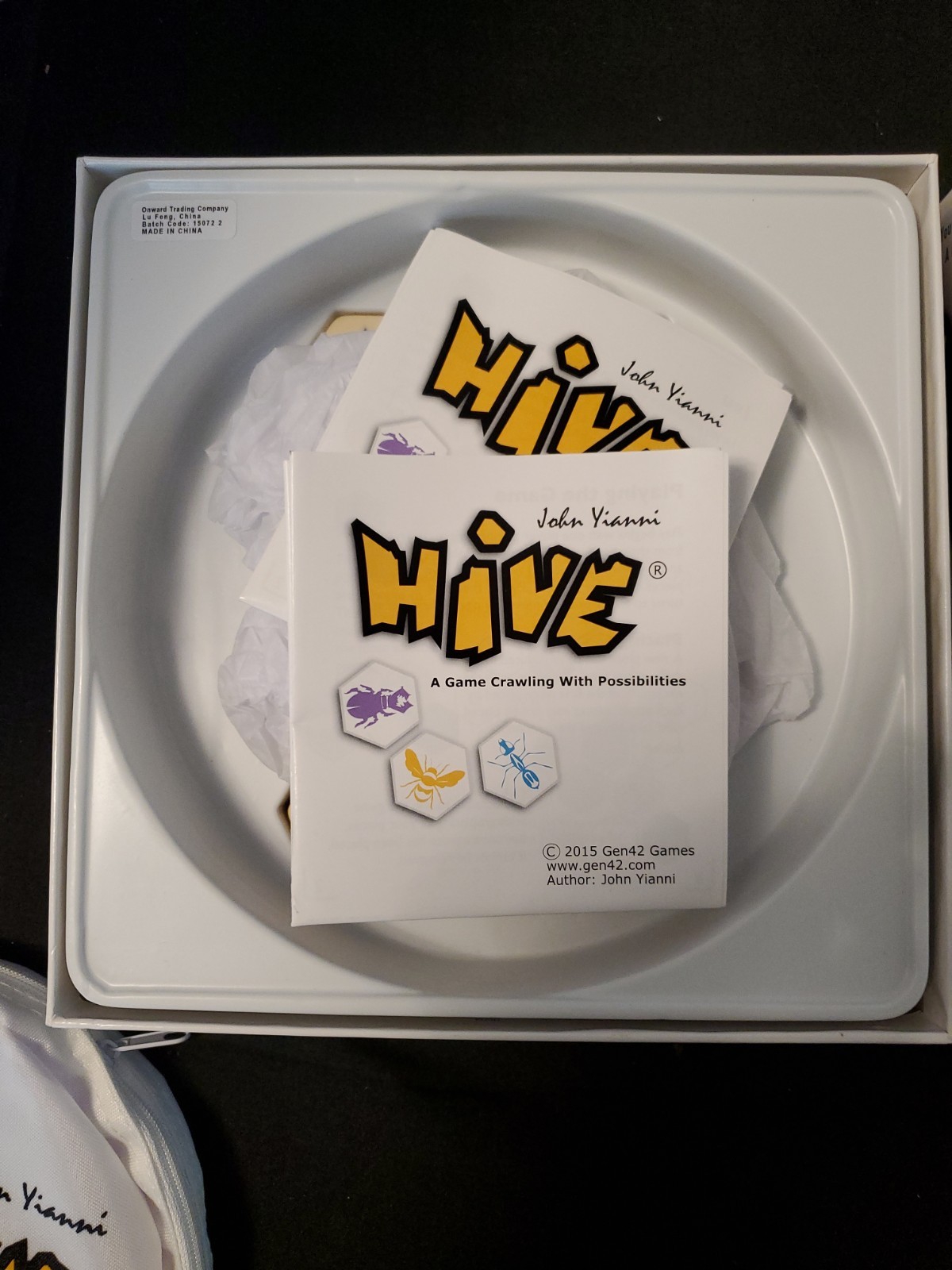 HIVE BOARD GAME BY JOHN YIANNI SMART ZONE GAMES – COMPLETE + TRAVEL BAG GEN42