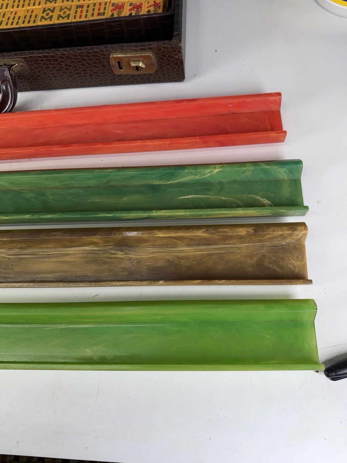 167 Tile Butterscotch Bakelite CARDINAL PRODUCTS CO. Mahjong Set Case 4 Racks