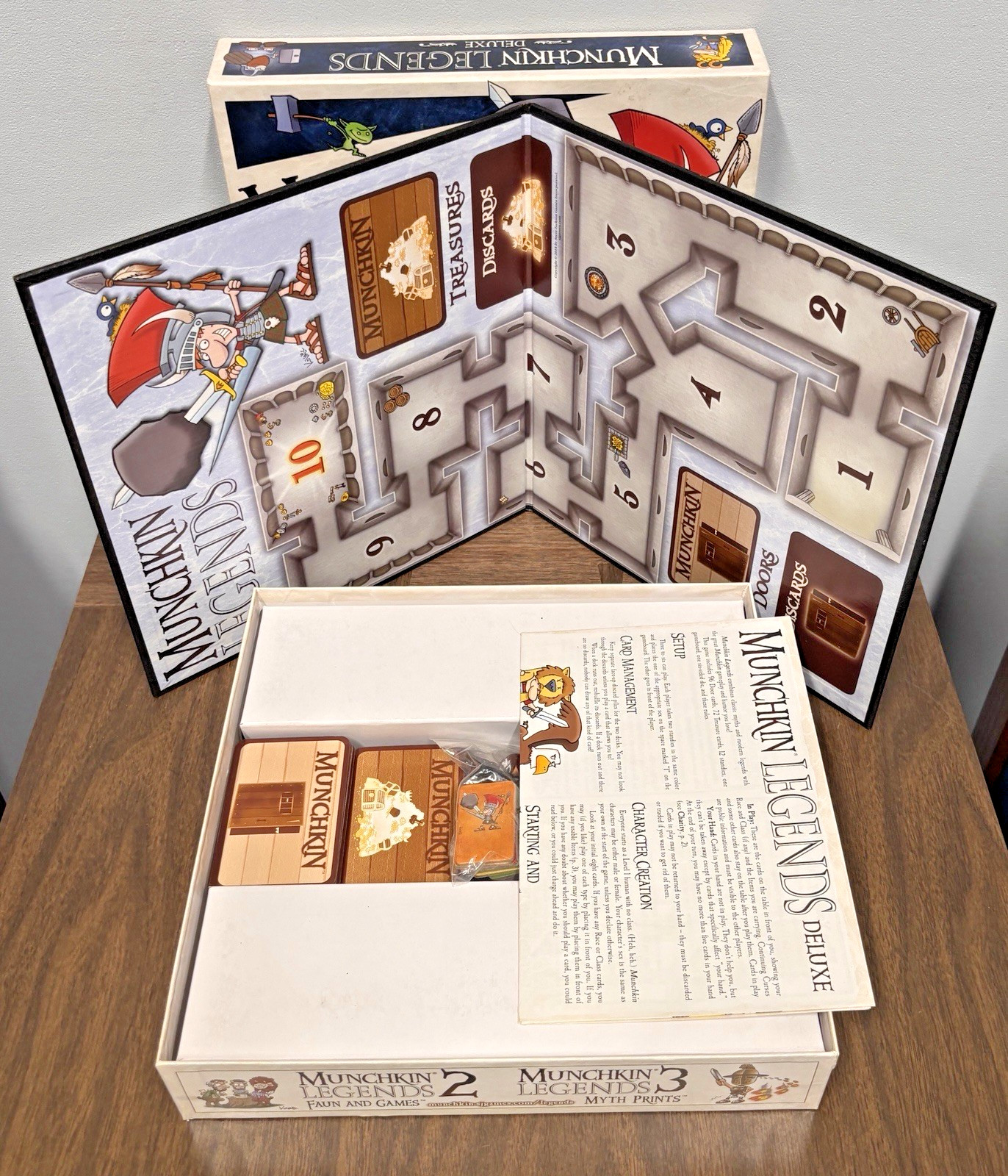 Munchkin Legends Deluxe Board Game – Steve Jackson Games – 3-6 Players Ages 10+
