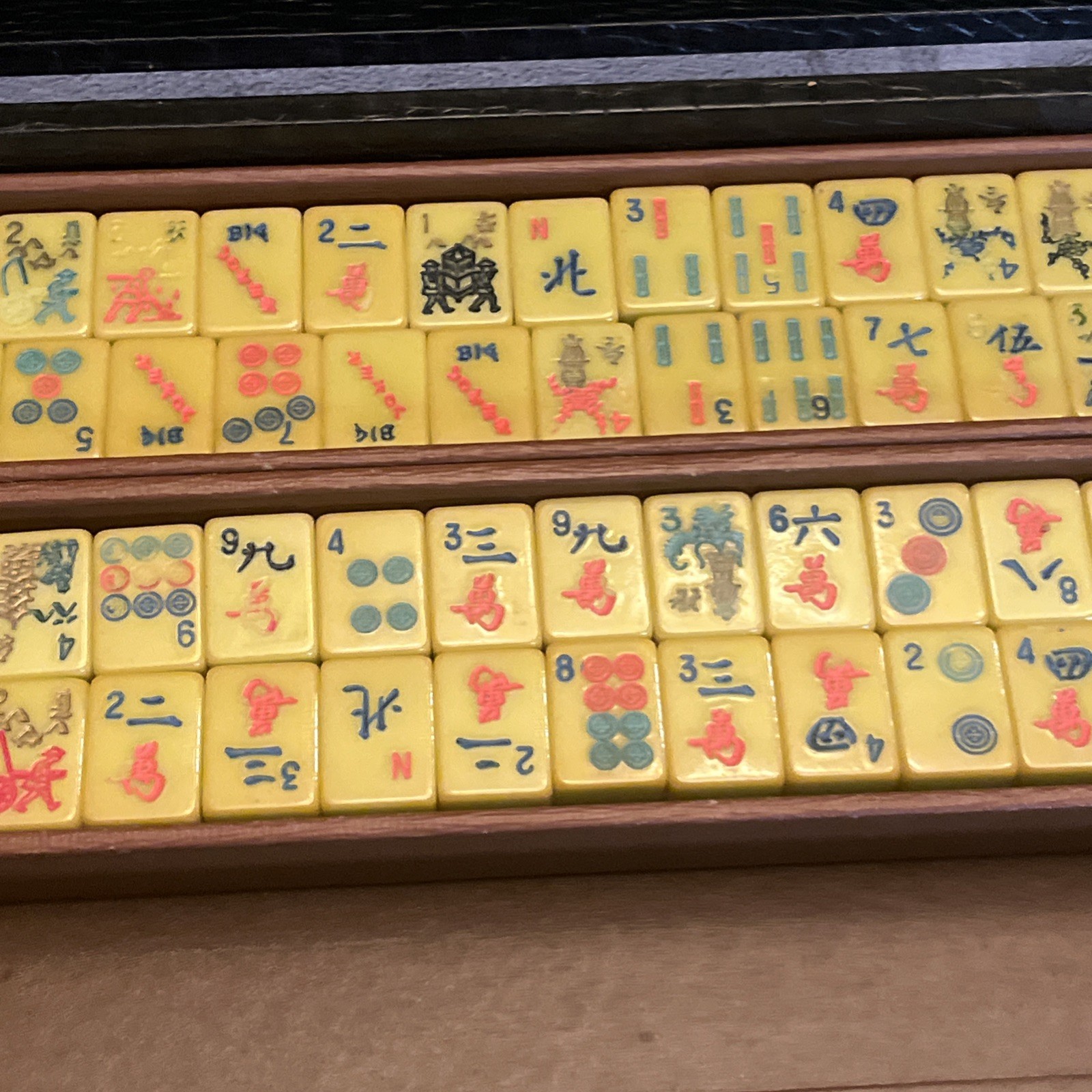 Vintage Butterscotch Bakelite Cardinal Mahjong Set 164 Tiles 5 Trays Alligator