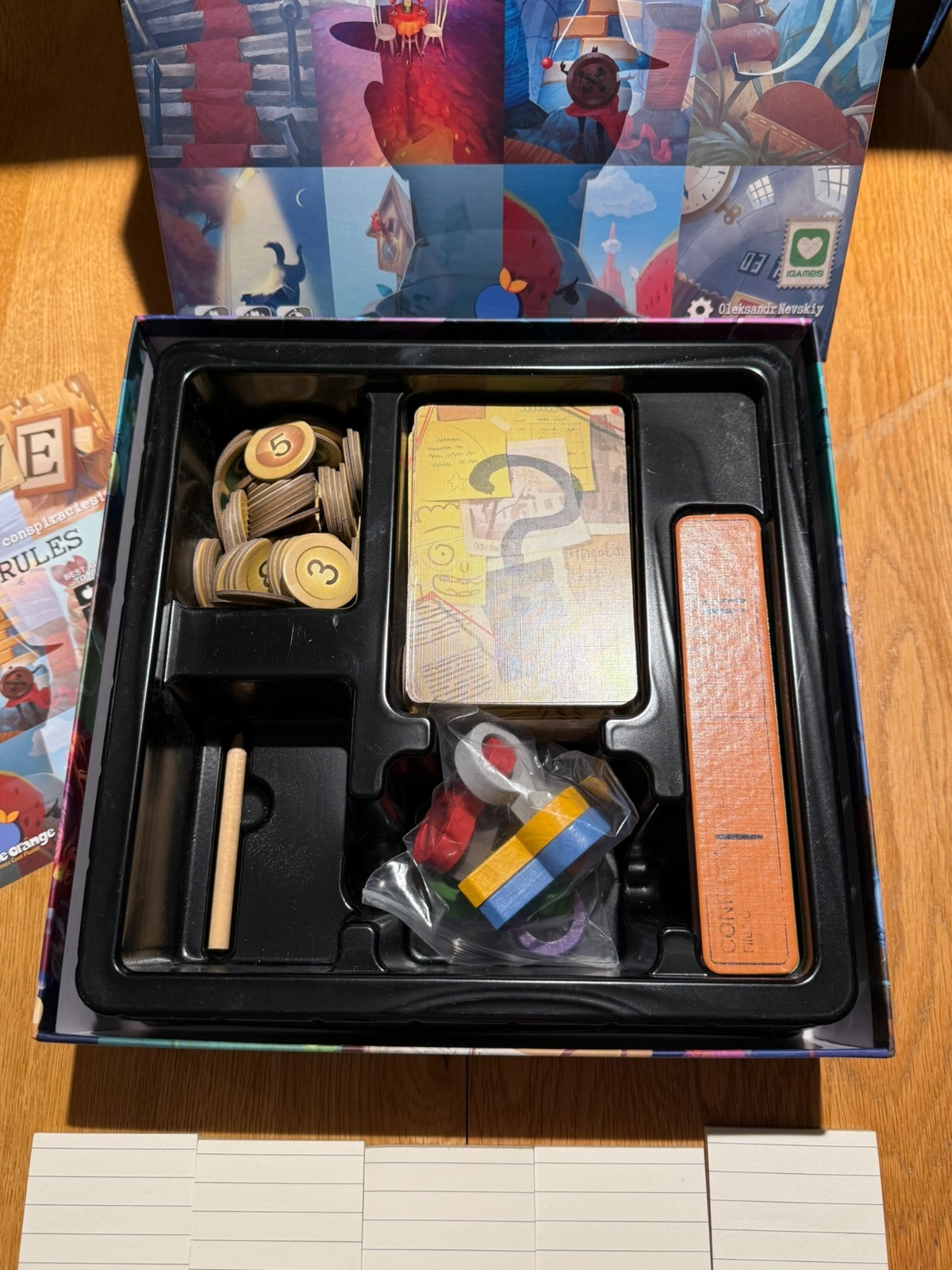 Detective Club Board Game – Blue Orange – Social Deduction – Excellent Condition