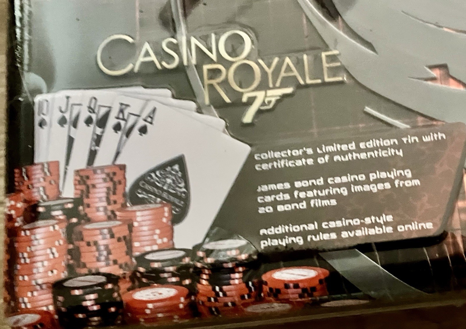 Scene It 007 James Bond Collectors Edition Tin DVD Board Game Casino Royale NEW
