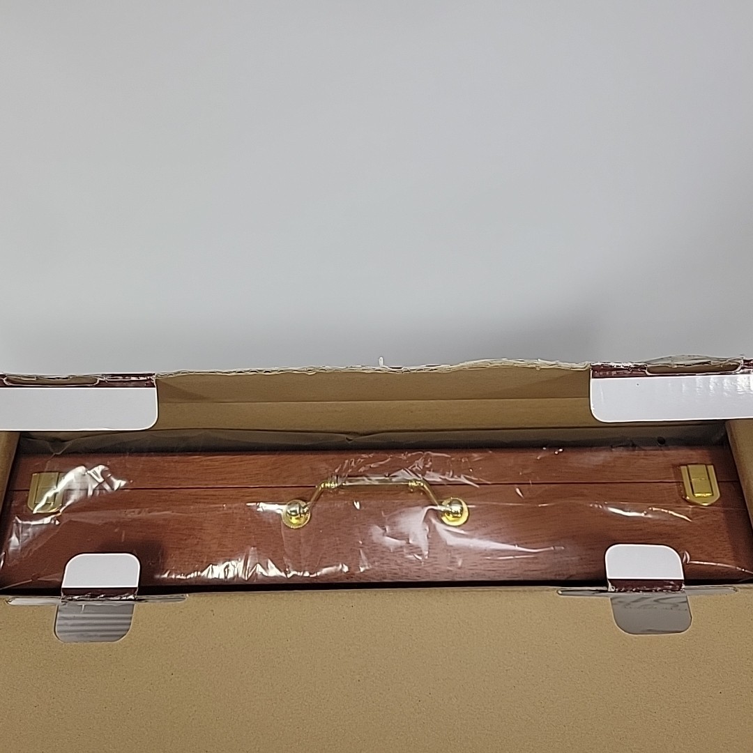 Deluxe Mahjong With Wooden Case, 166 Tiles, 3 Dice, 1 Bettor, 100 Chips, 4 Trays
