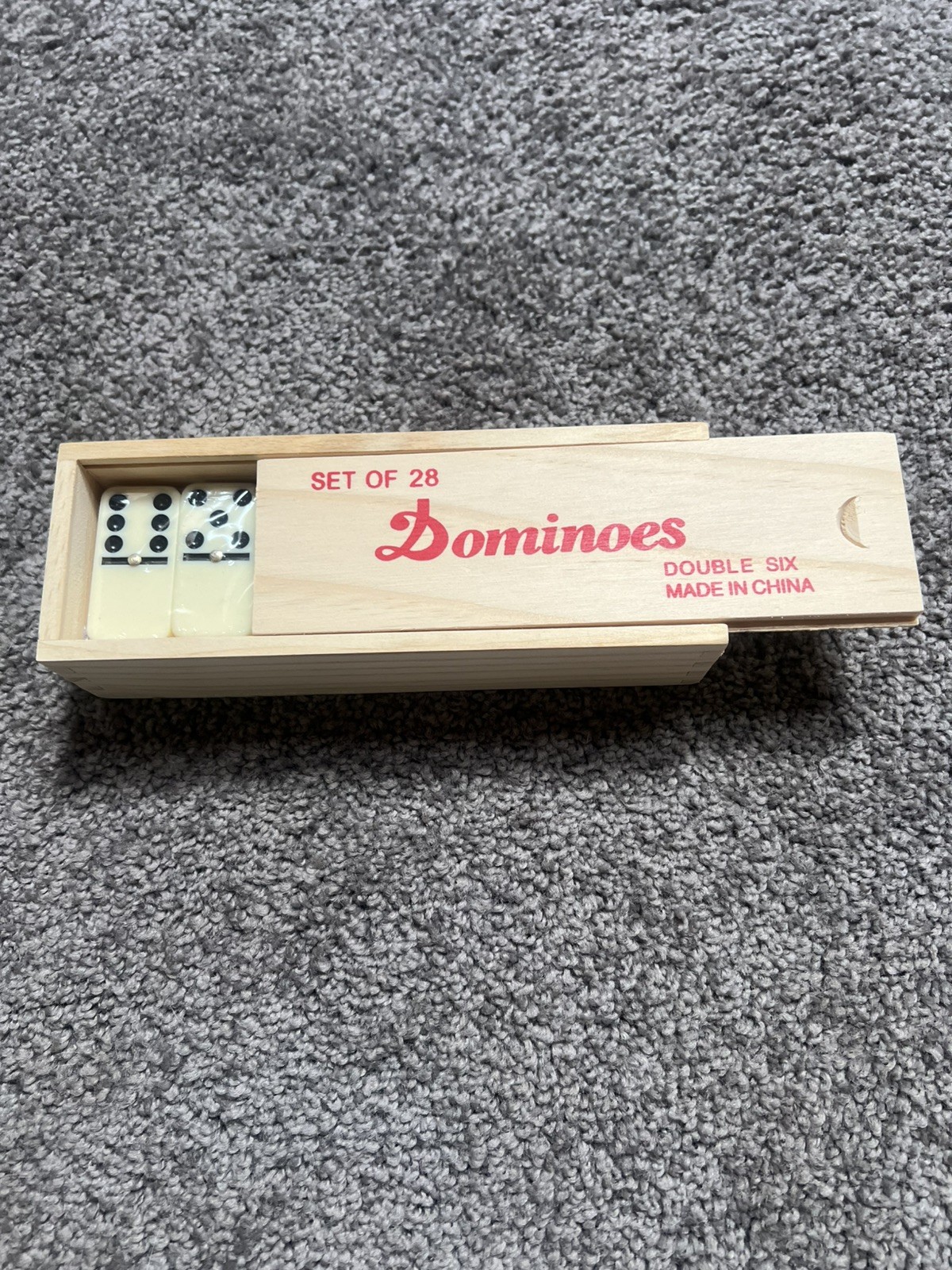 Domino Set of 28 Double Six Dominoes Wood Box Center Pins Easy Flip