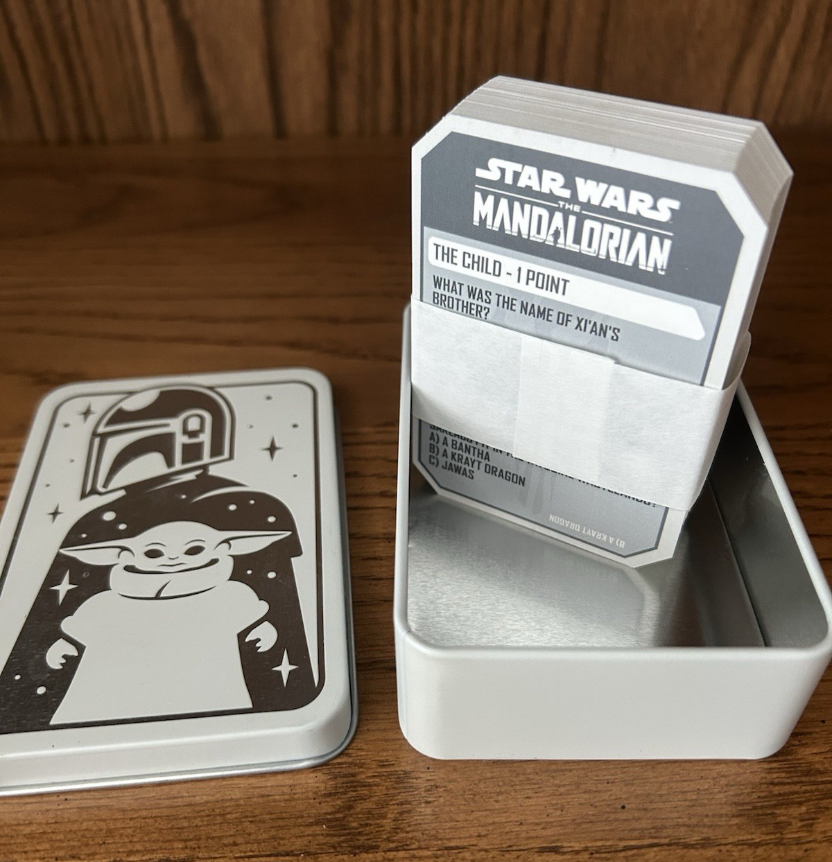 Disney Star Wars Mandalorian 100 Question Quiz Card Game – Baby Yoda Grogu