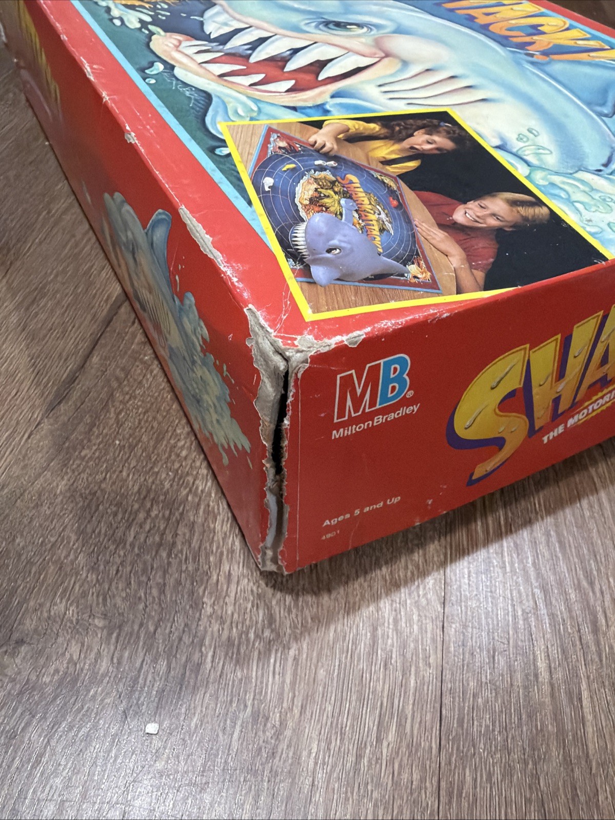 MB – Shark Attack! Vintage Board Game (1988) – GREAT! WORKS! Missing Dice