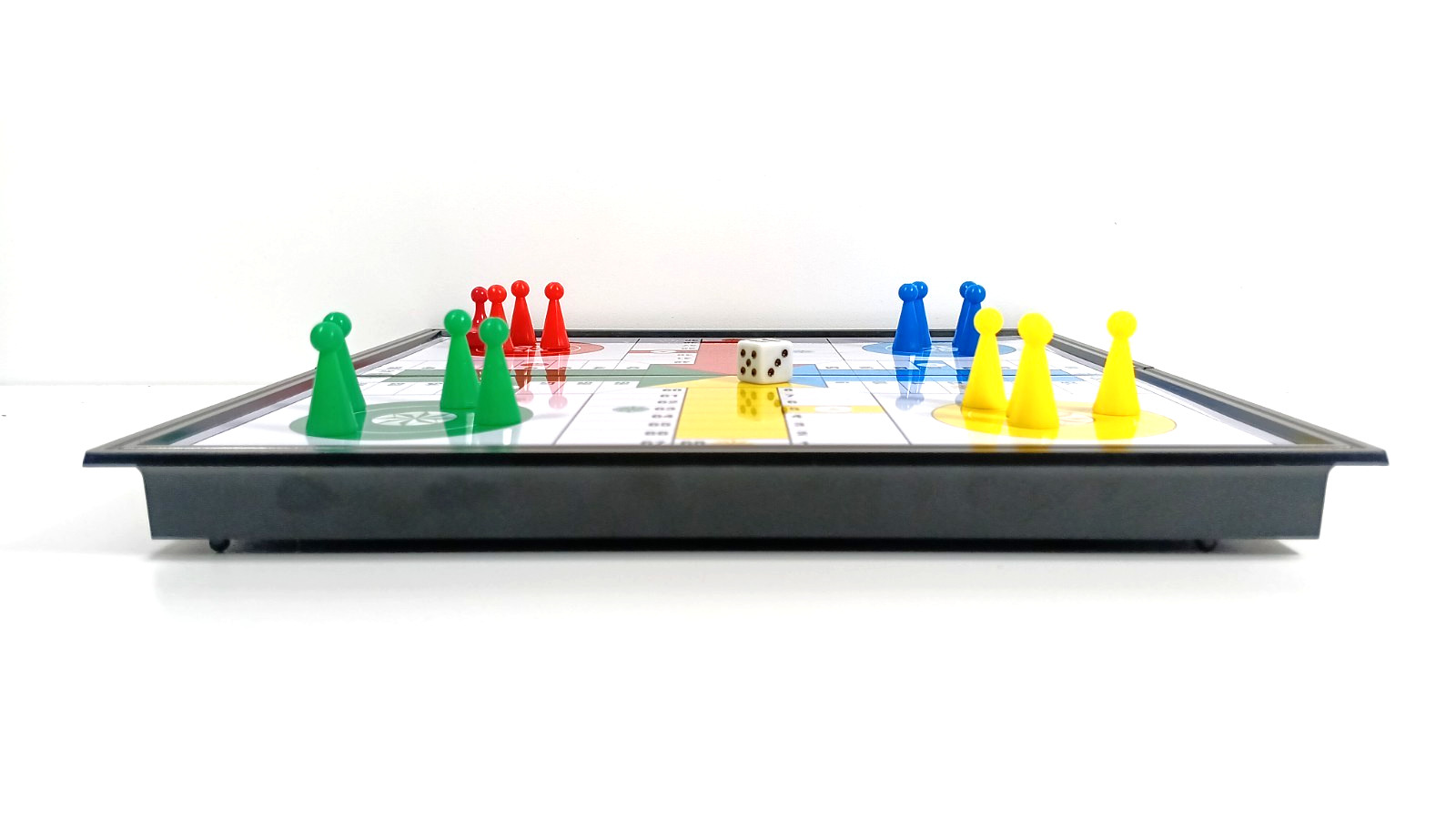 9.5” Magnetic Ludo Board Game Folding Strategy 4 Players Preowned Please Read