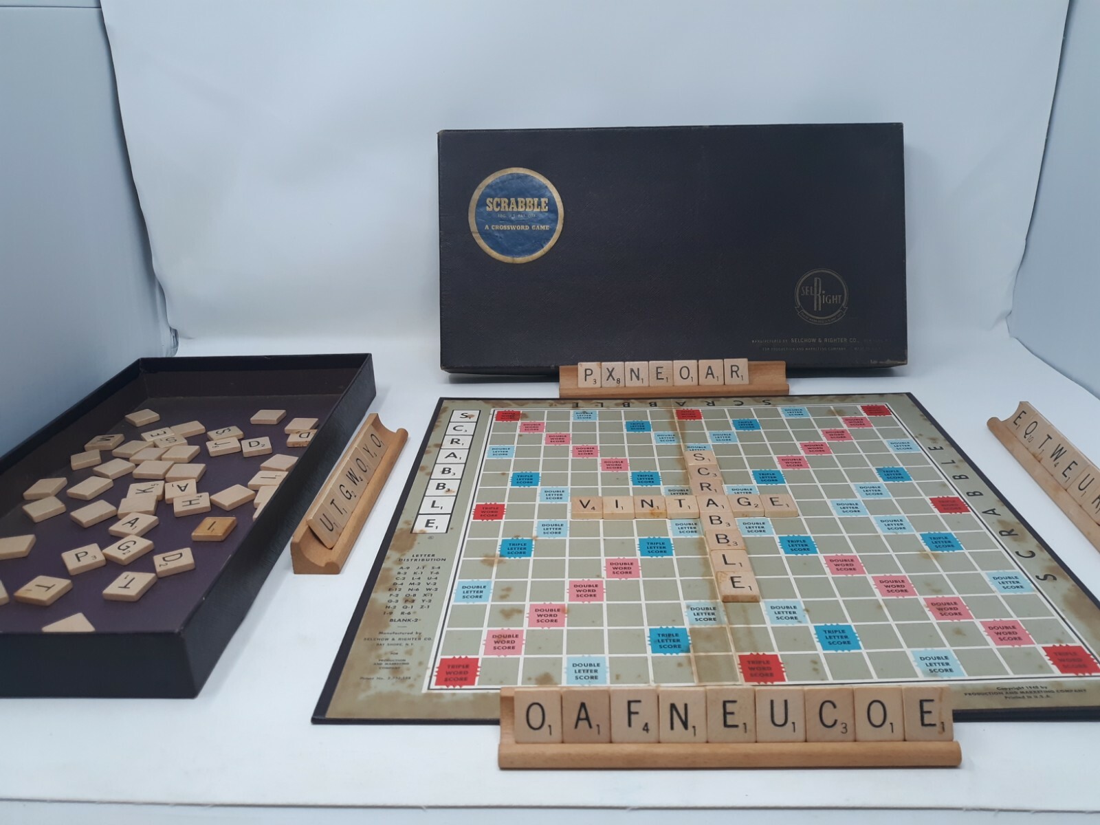 Vintage SCRABBLE Board Game Selchow & Righter Complete 100 Wood Tiles.