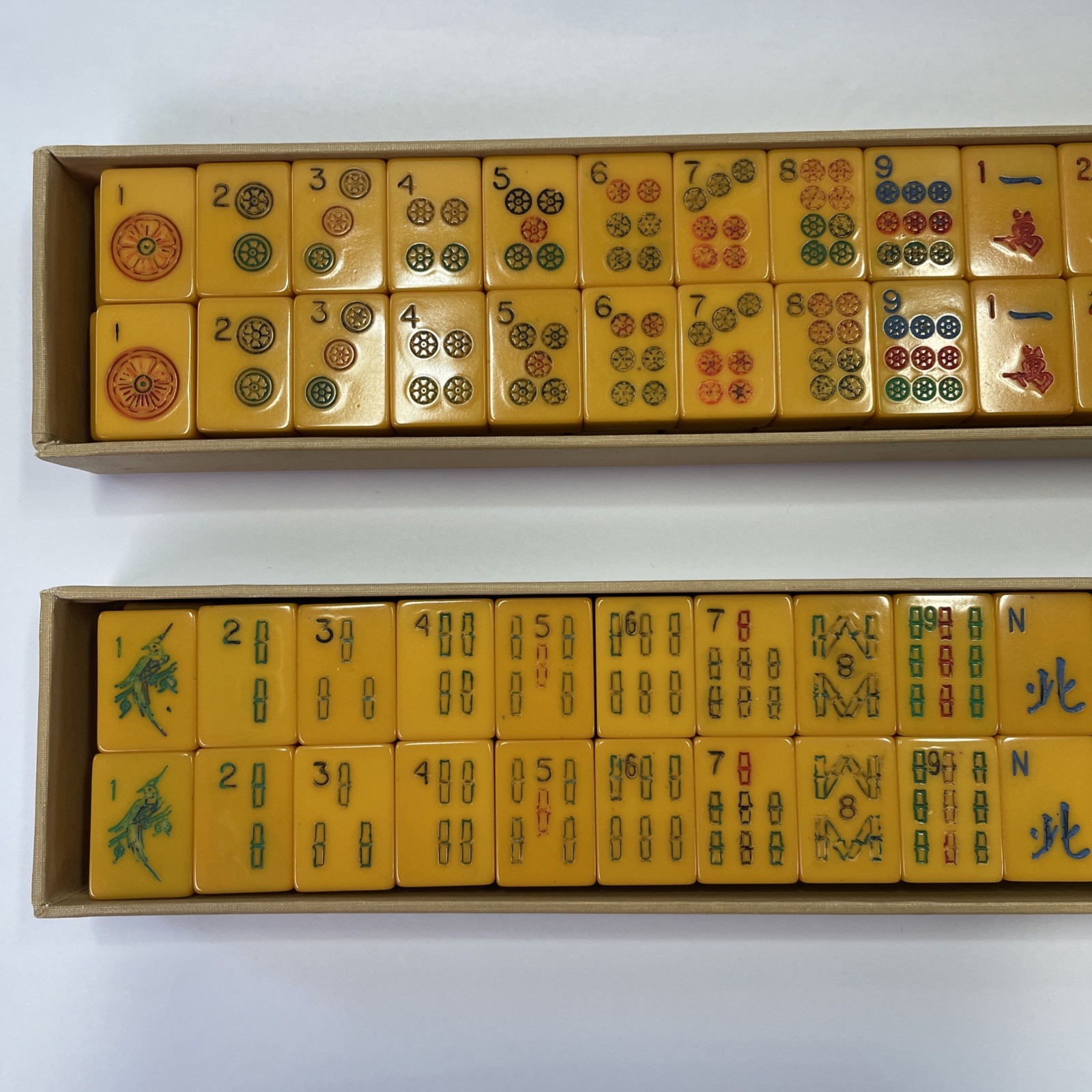 Vtg Bakelite Butterscotch Mahjong Set 168 Tiles 4 Racks in Locking Hard Case