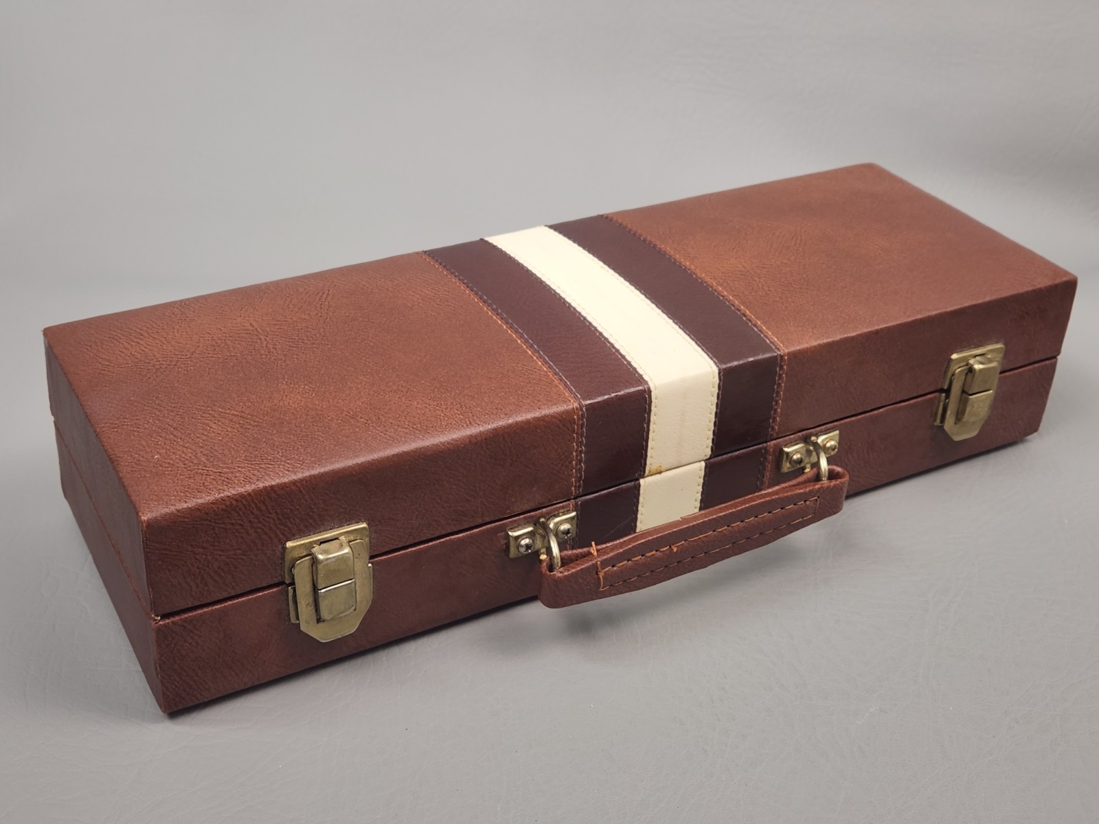Rummy-Cam Tile Game Set 1970’s Taiwan Leather Case Complete 4 Racks Excellent