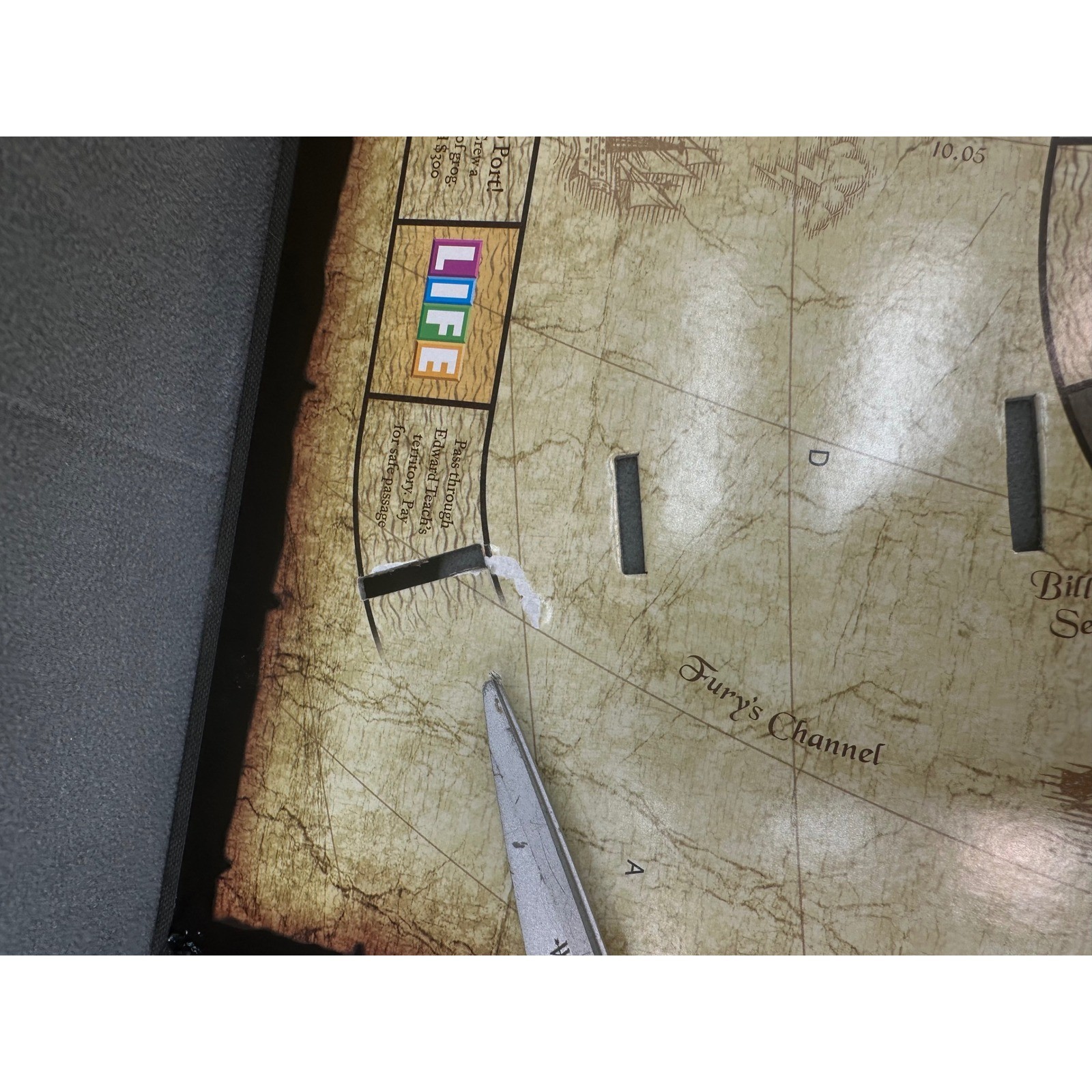 Life Pirates of the Caribbean Edition Board Game Theme Park Collector Tin