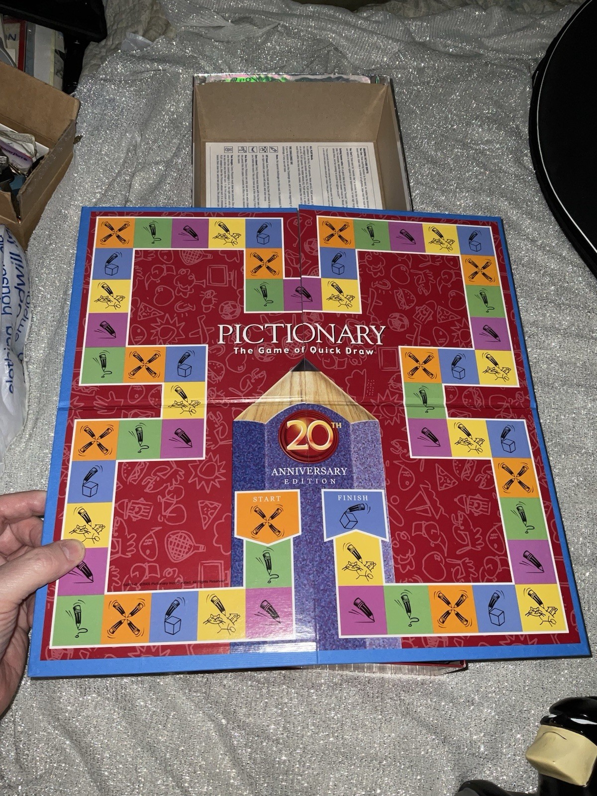 Pictionary The Game of Quick Draw 20th Anniversary Edition Parker Brother Hasbro