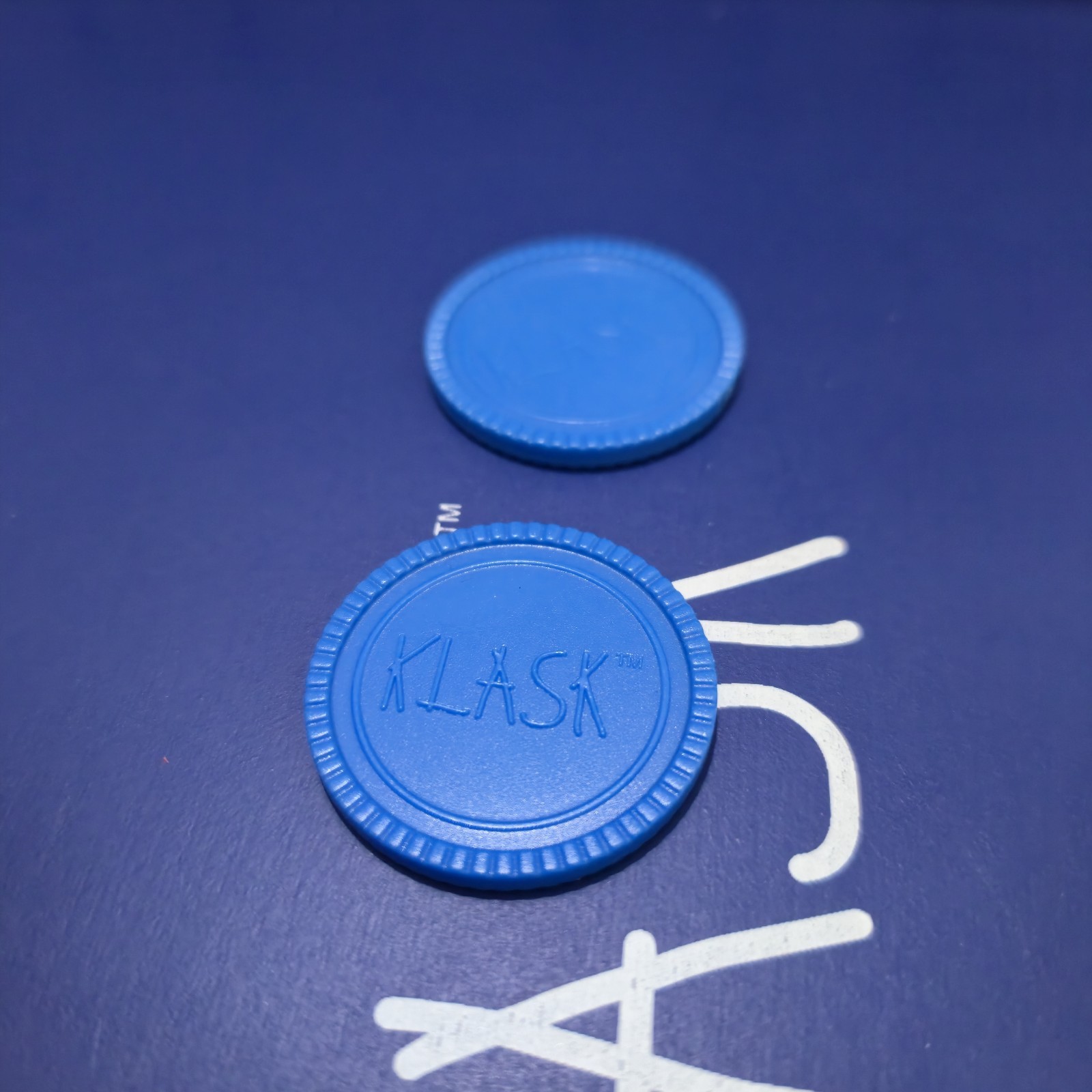 KLASK AN EPIC MAGNETIC BATTLE GAME IN BOX COMPLETE UPGRADED PLEASE READ