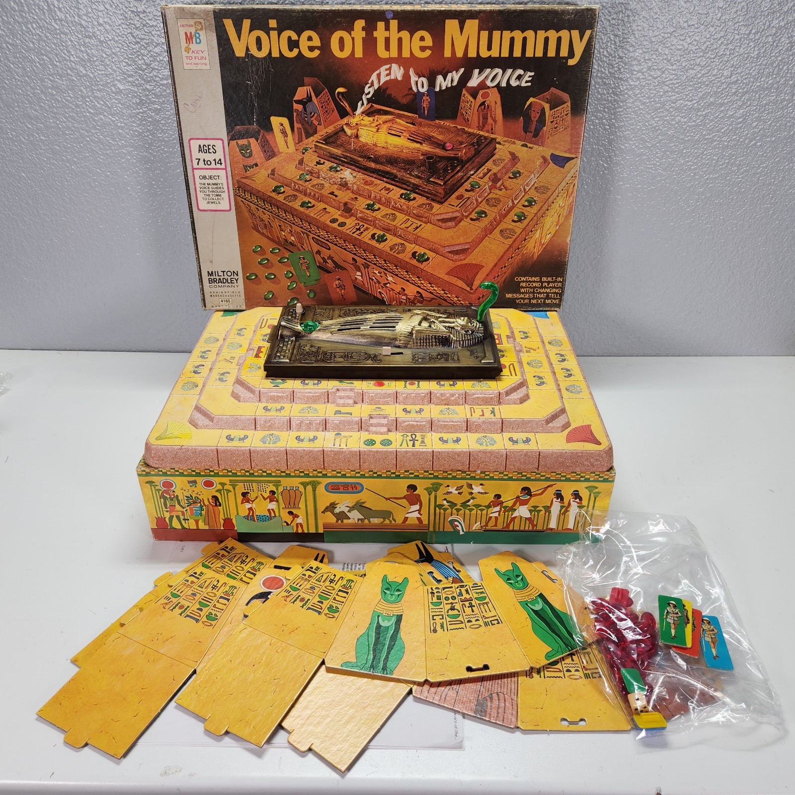 1971 Voice of the Mummy – Red Jewels Game Milton Bradley Complete/Not working