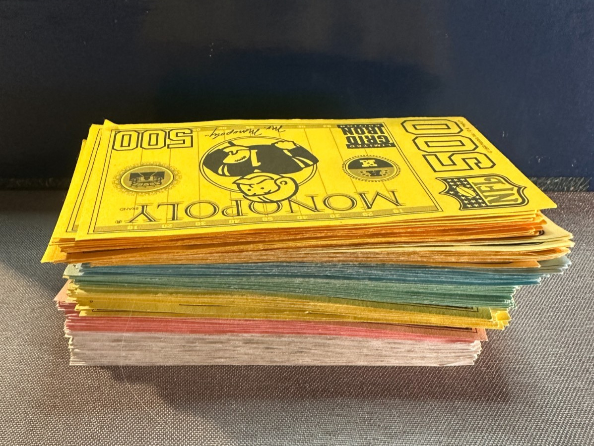 Monopoly NFL Limited 1999 Grid Iron Edition Parker Brothers Hasbro Collectible