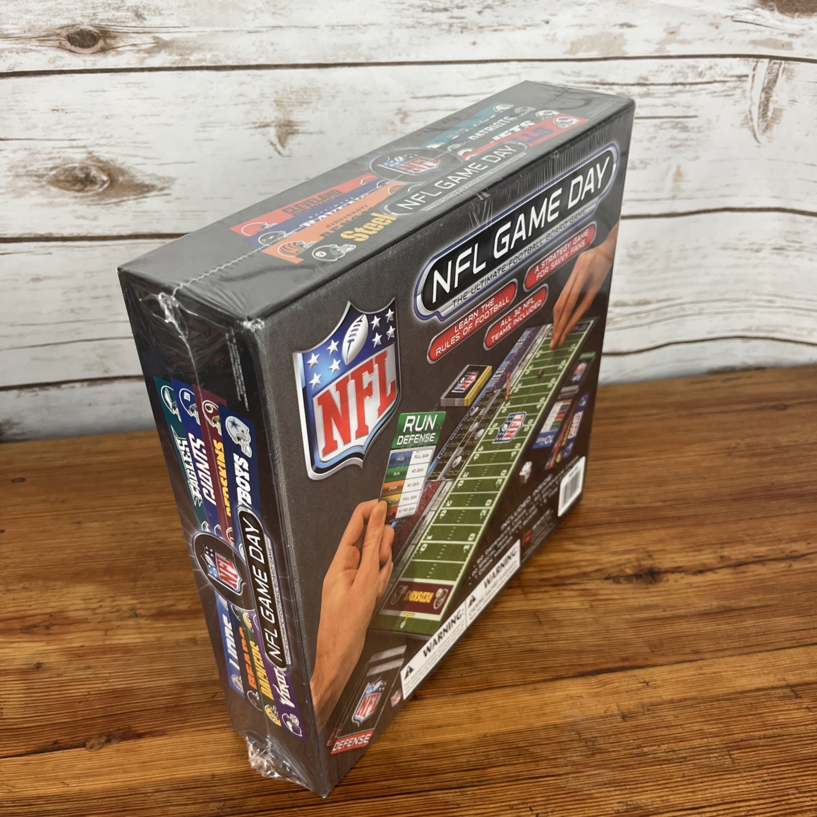 NFL Game Day The Ultimate Football Board Game by Fremont Die NEW SEALED 