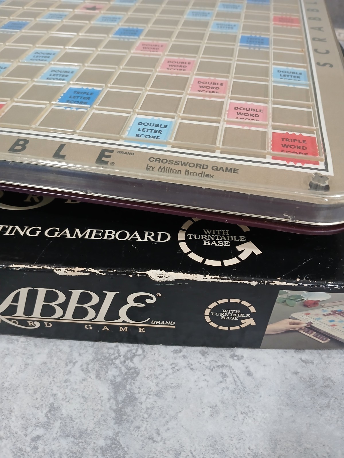 Milton Bradley Scrabble Deluxe Edition Rotating Gameboard Turntable 1989 4034