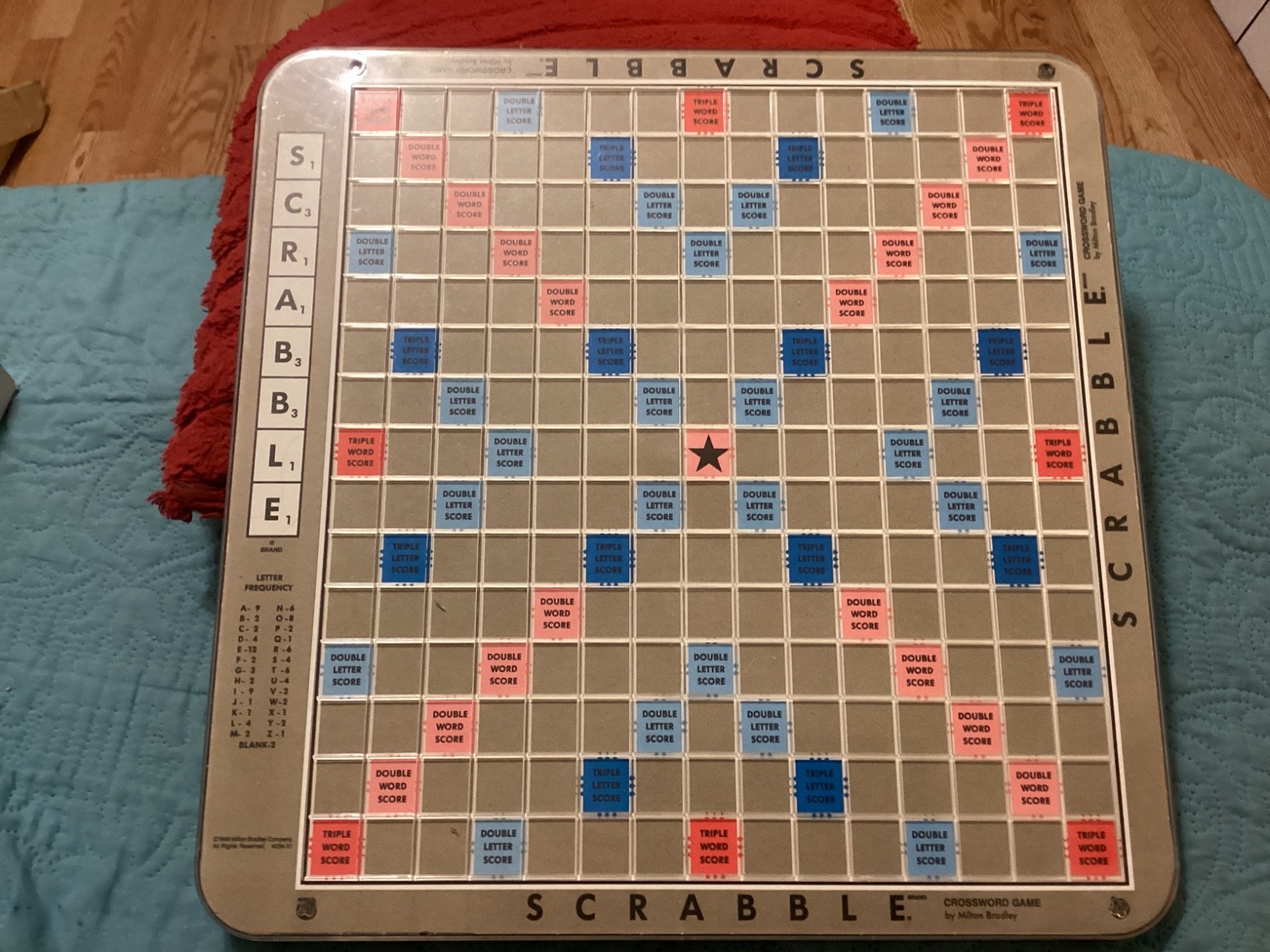SCRABBLE DELUXE 1989 COMPLETE CROSSWORD GAME, 100 TILES, EXC. COND/ FREE POSTAGE